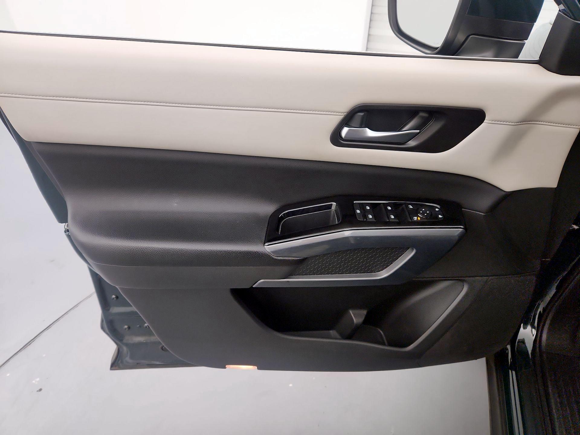 Thumbnail: 2022 Nissan Pathfinder - 12