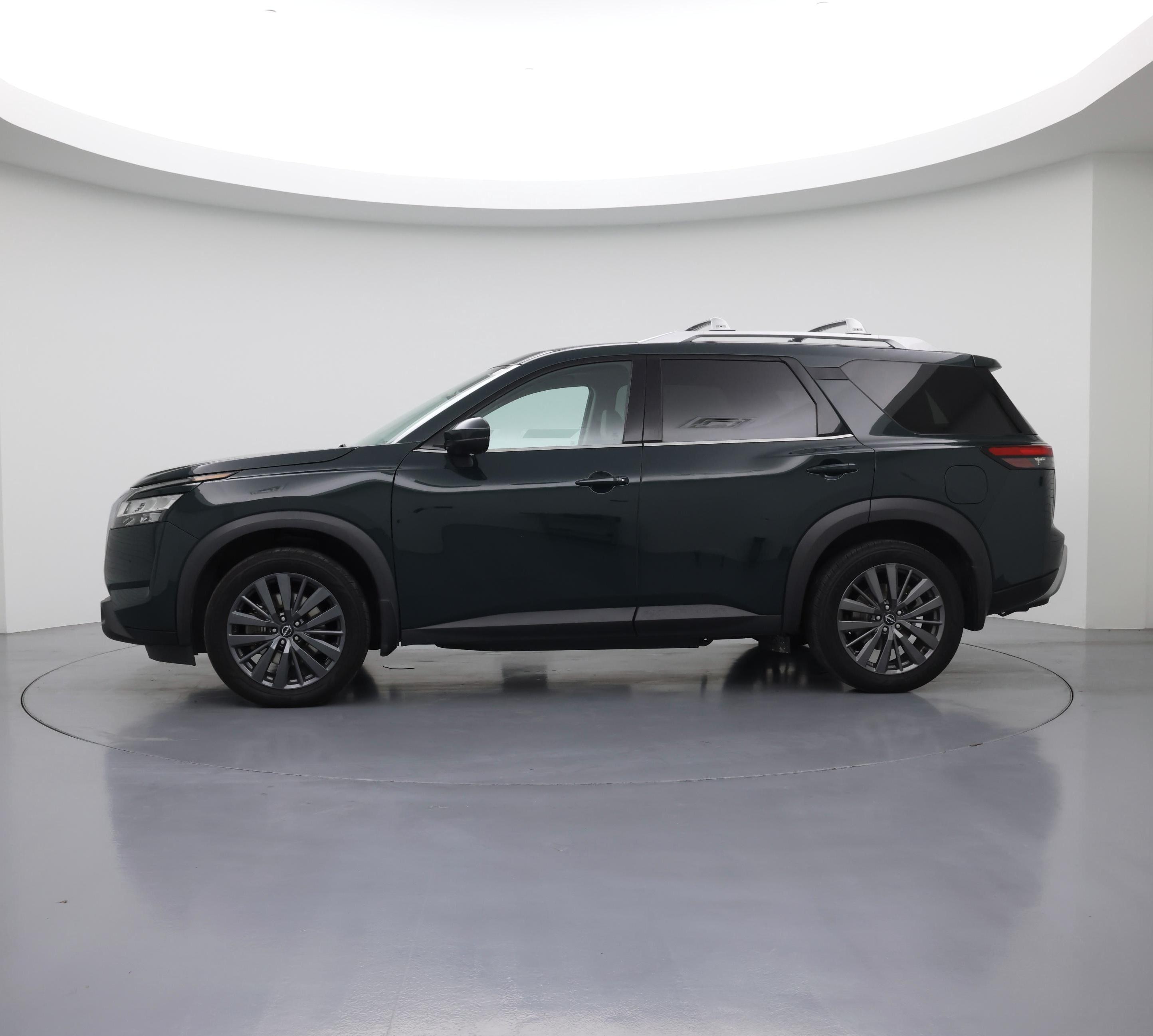 Thumbnail: 2022 Nissan Pathfinder - 3