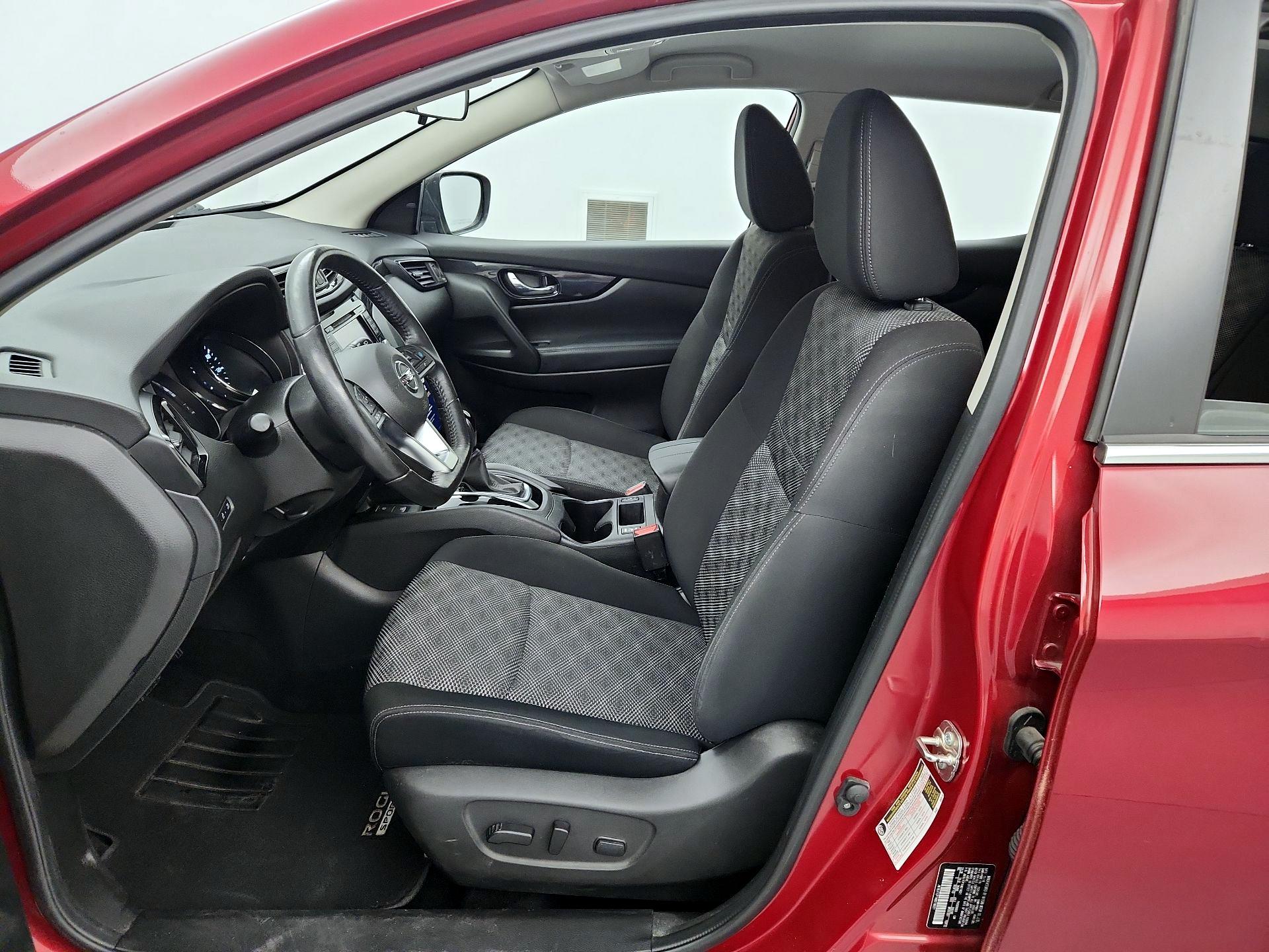 Thumbnail: 2019 Nissan Rogue Sport - 11