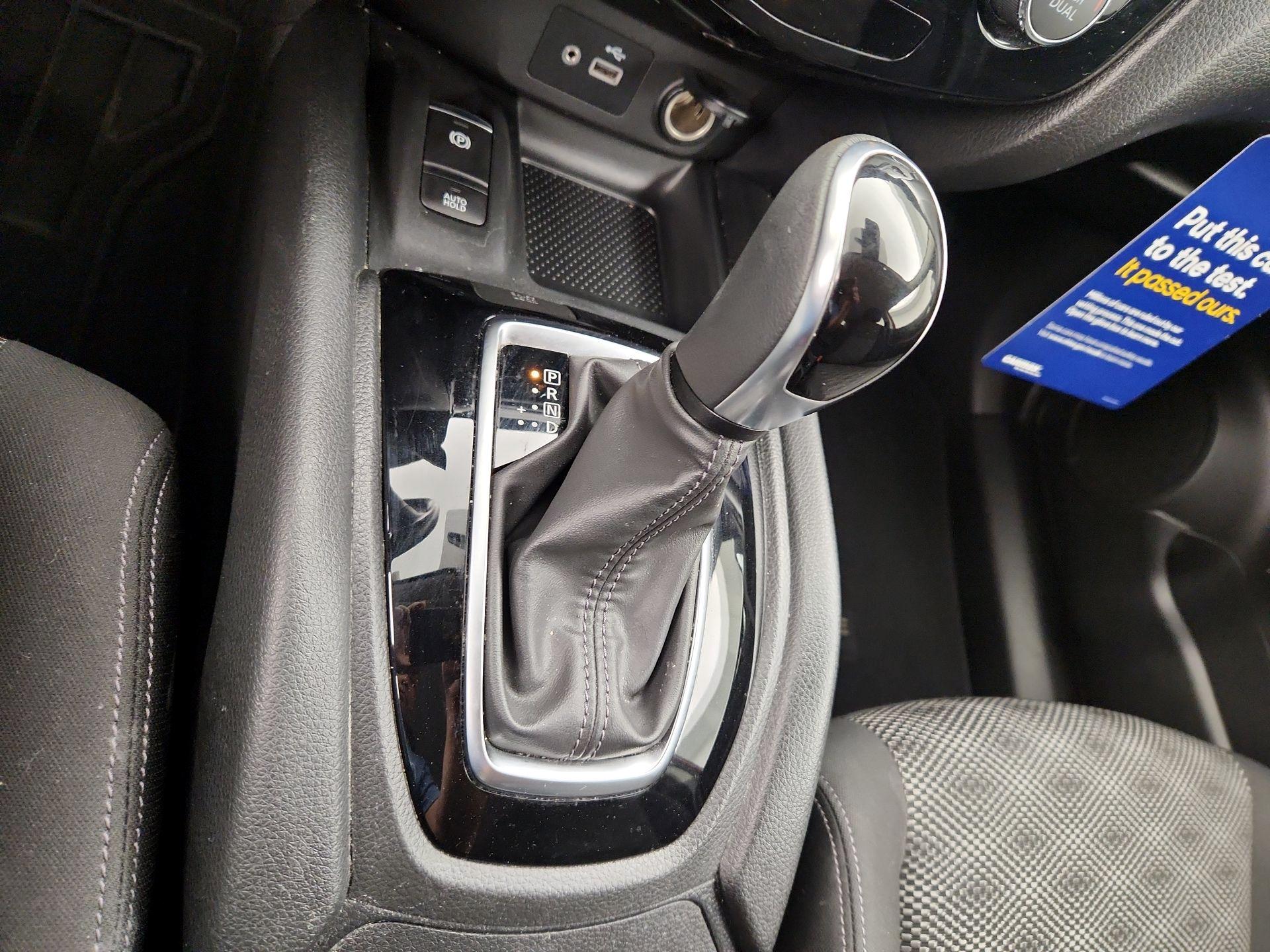 Thumbnail: 2019 Nissan Rogue Sport - 18