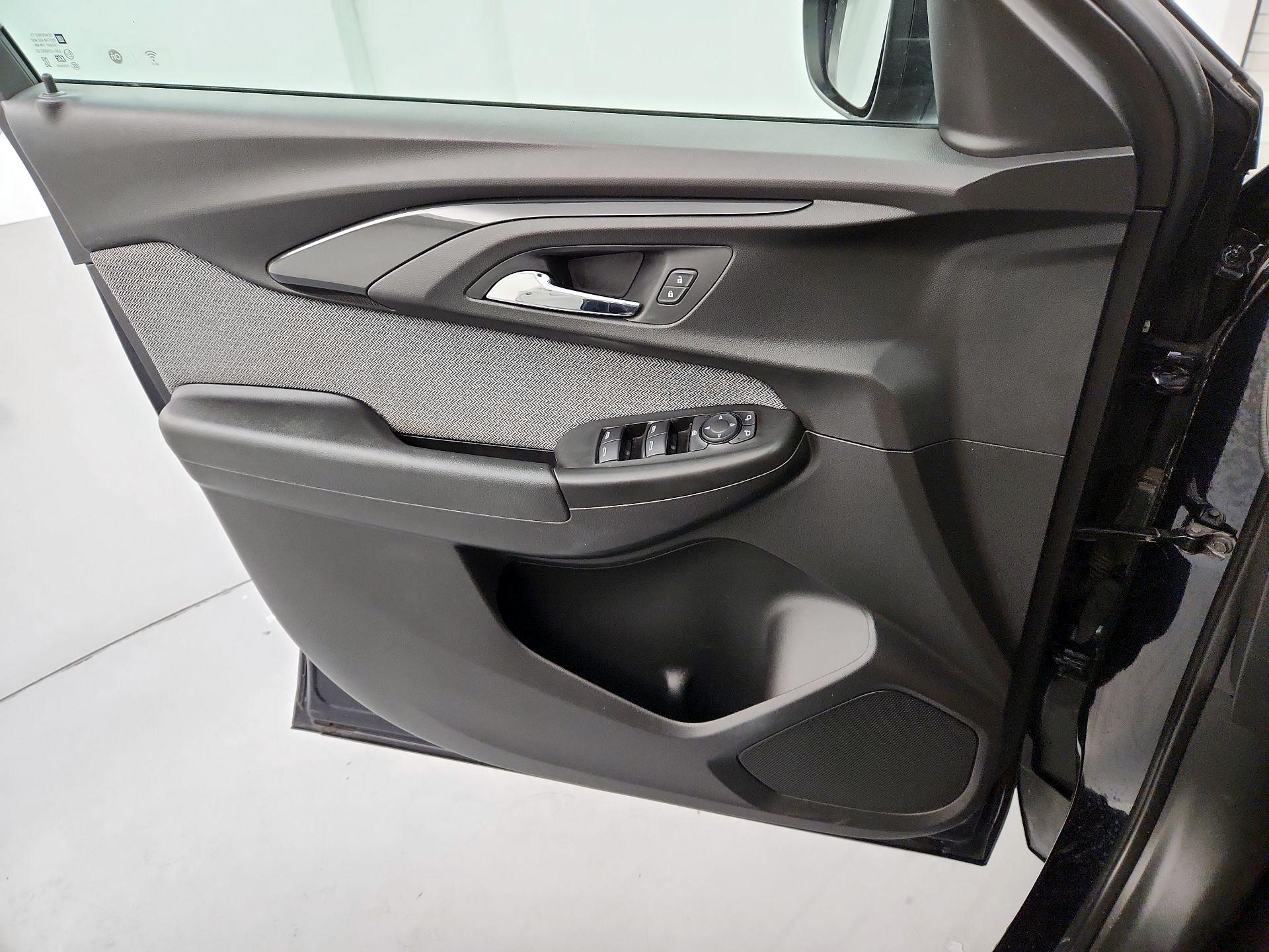Thumbnail: 2021 Chevrolet TrailBlazer - 12