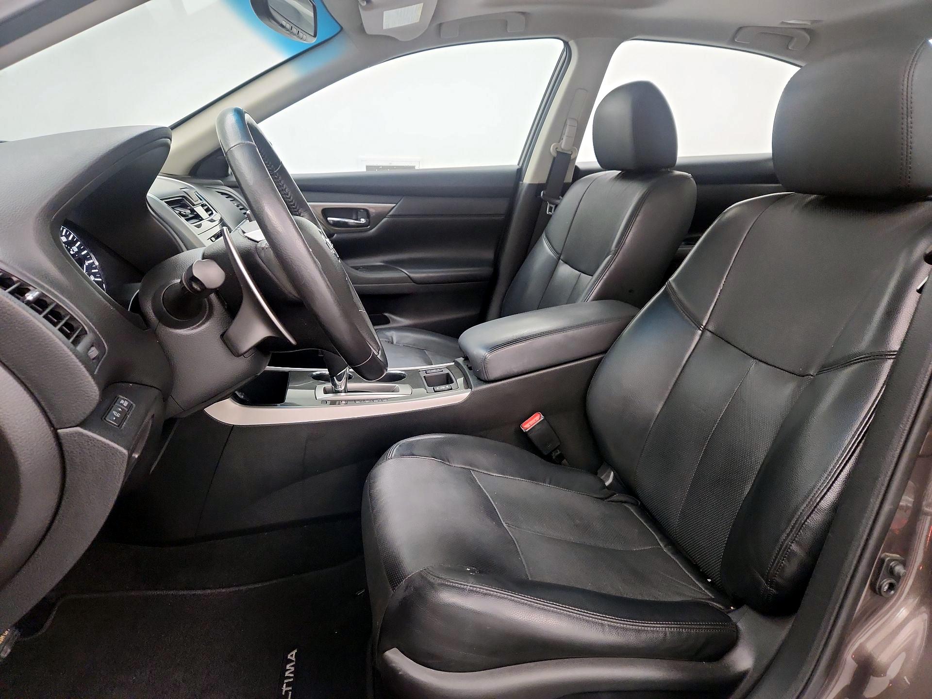 Thumbnail: 2015 Nissan Altima - 11
