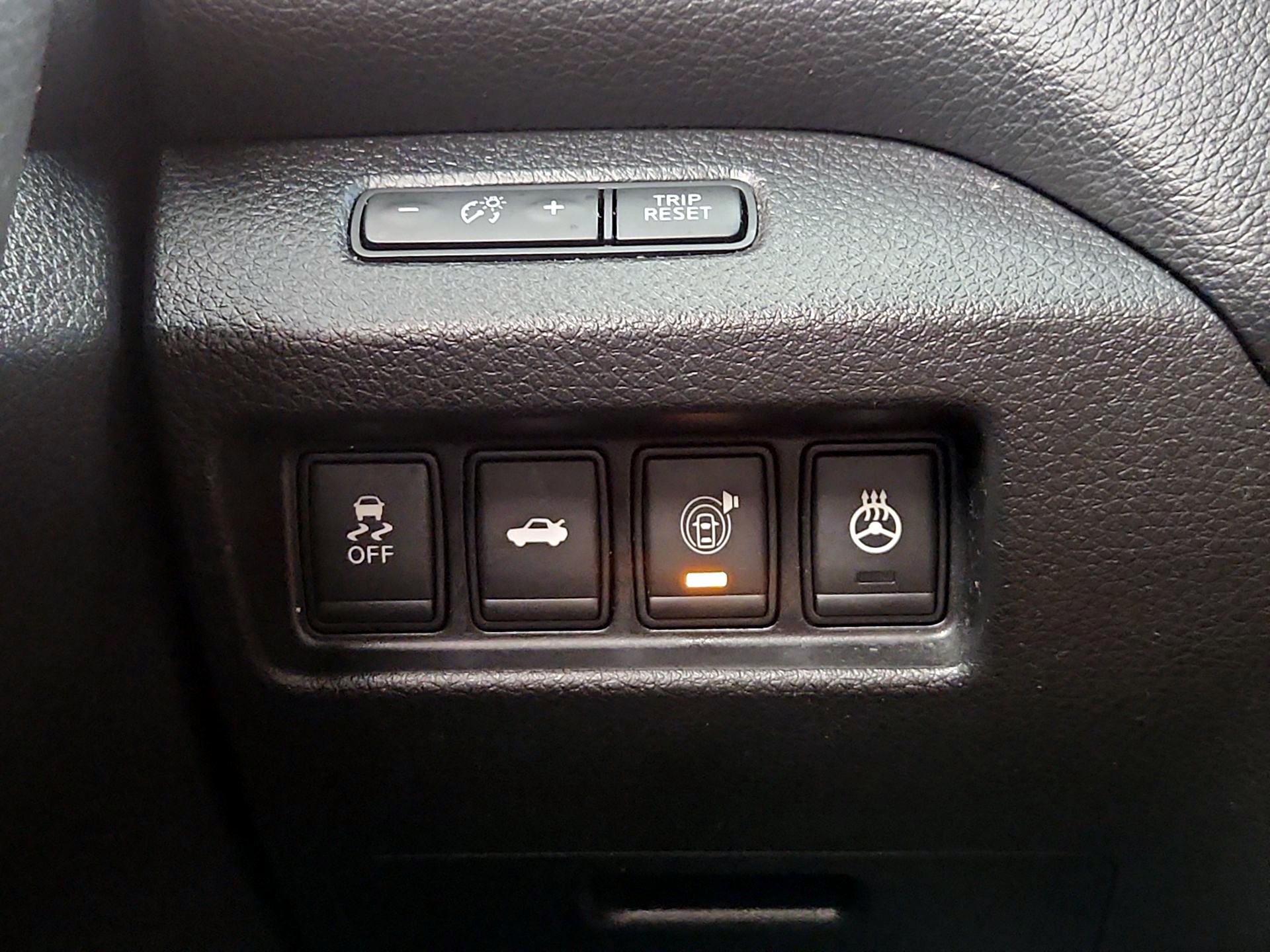 Thumbnail: 2015 Nissan Altima - 13