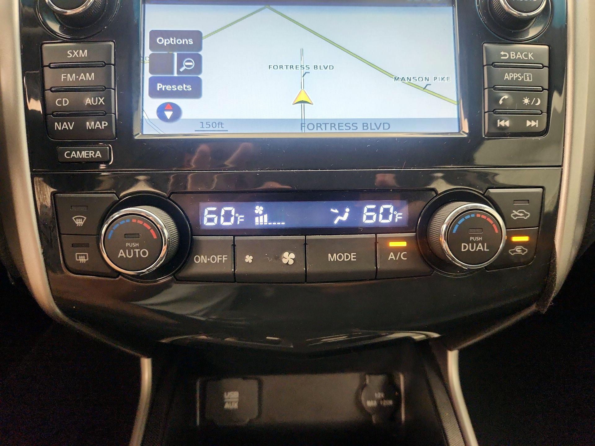 Thumbnail: 2015 Nissan Altima - 17