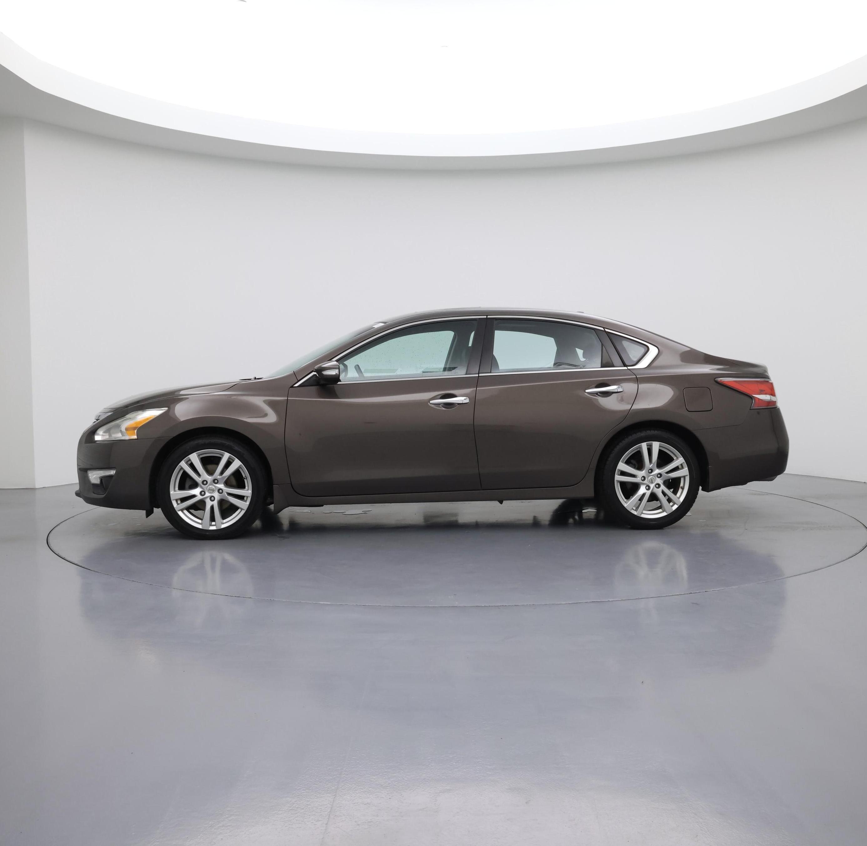 Thumbnail: 2015 Nissan Altima - 3
