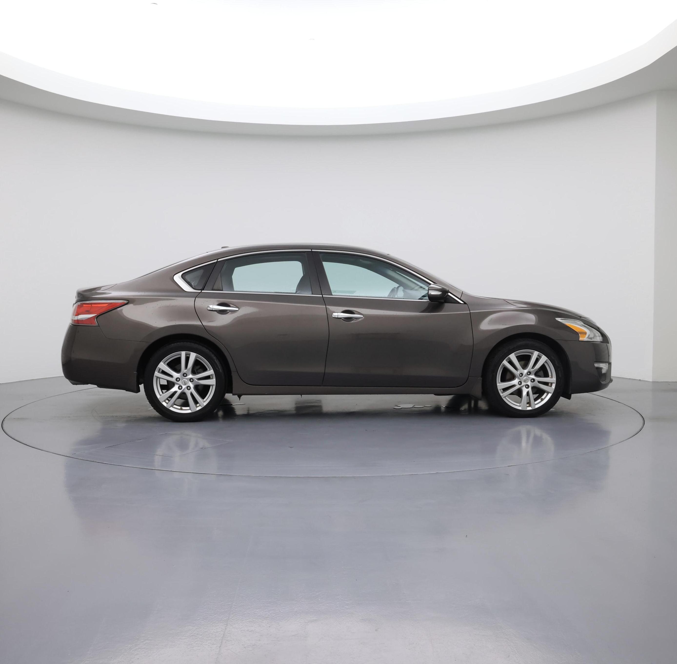 Thumbnail: 2015 Nissan Altima - 7