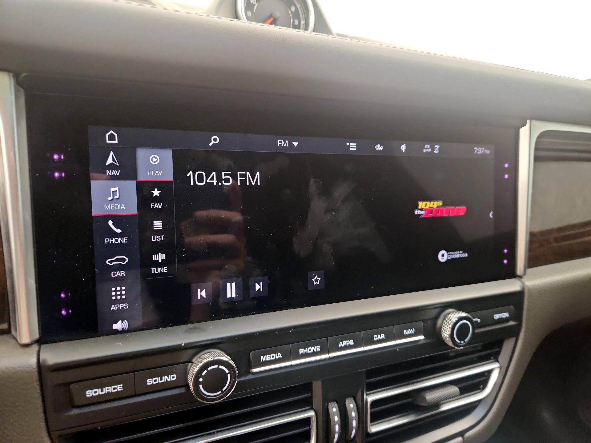 Thumbnail: 2020 Porsche Macan - 15
