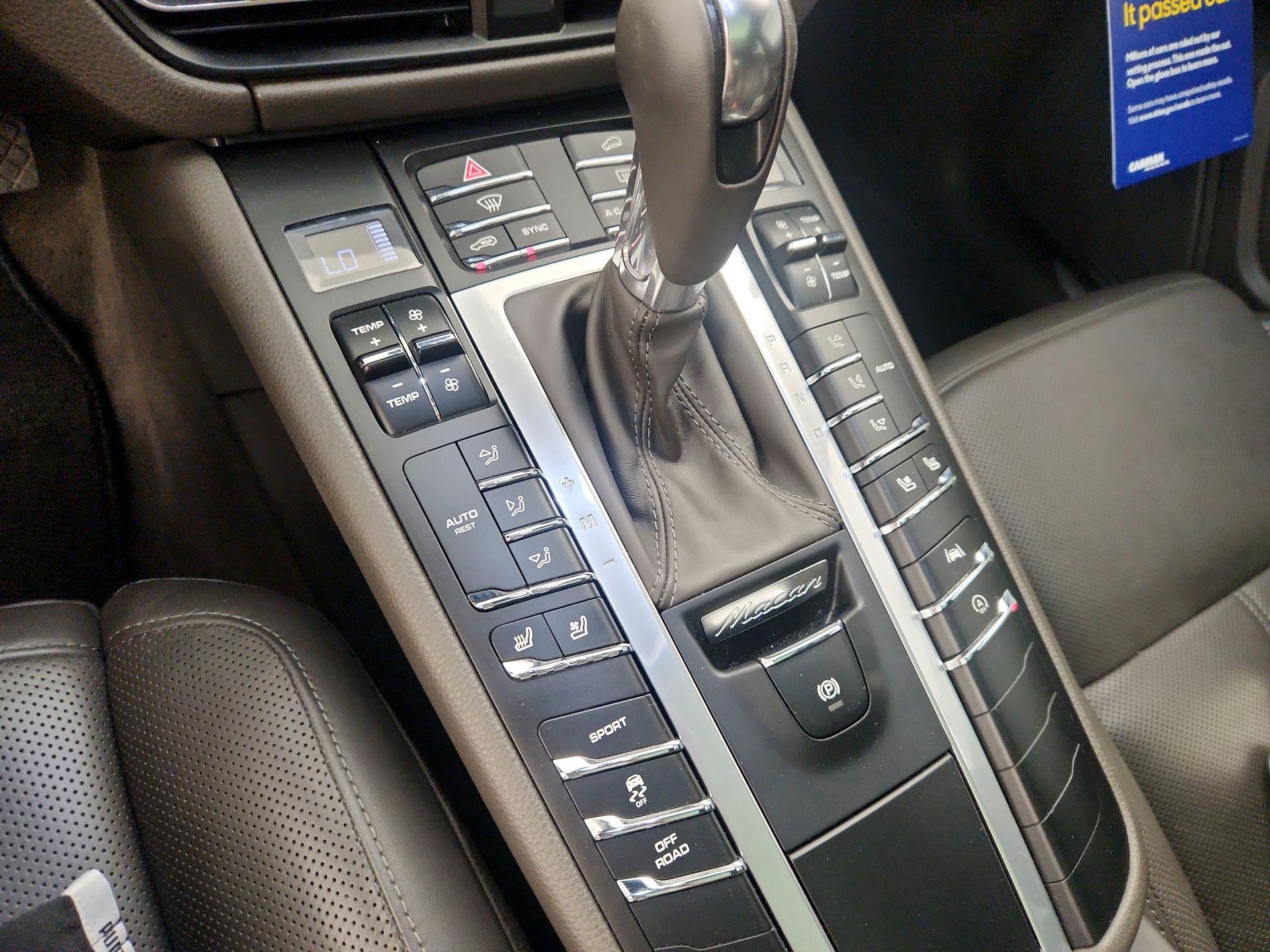Thumbnail: 2020 Porsche Macan - 17