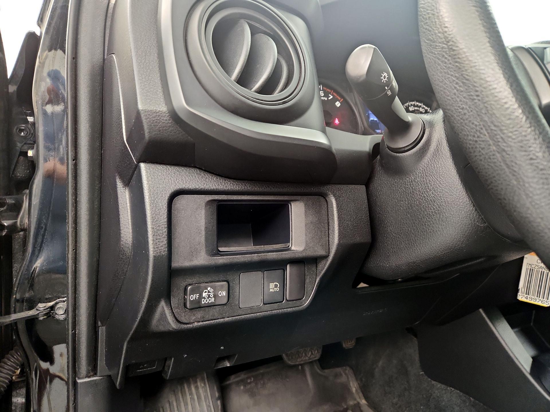 Thumbnail: 2018 Toyota Tacoma - 13