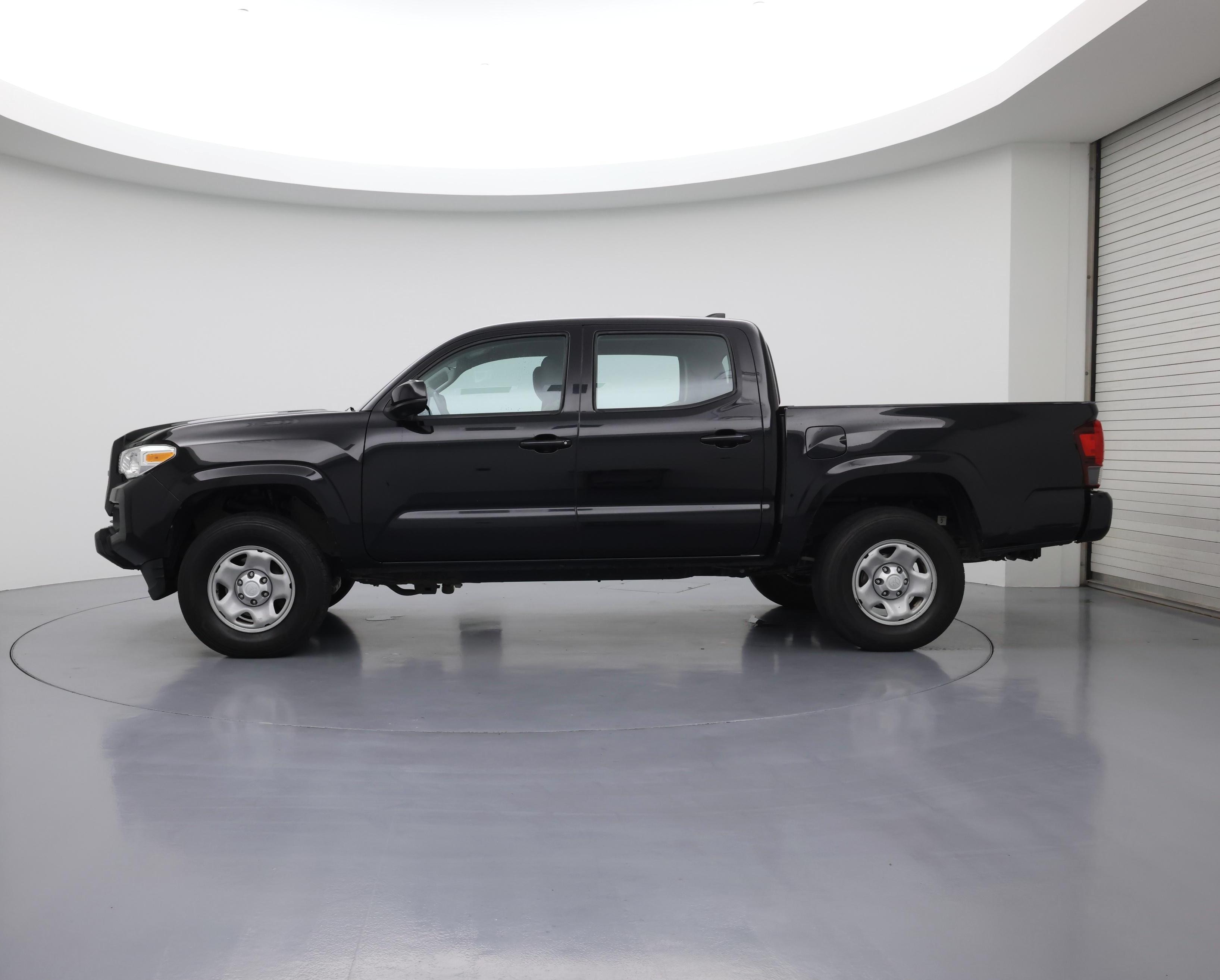 Thumbnail: 2018 Toyota Tacoma - 3