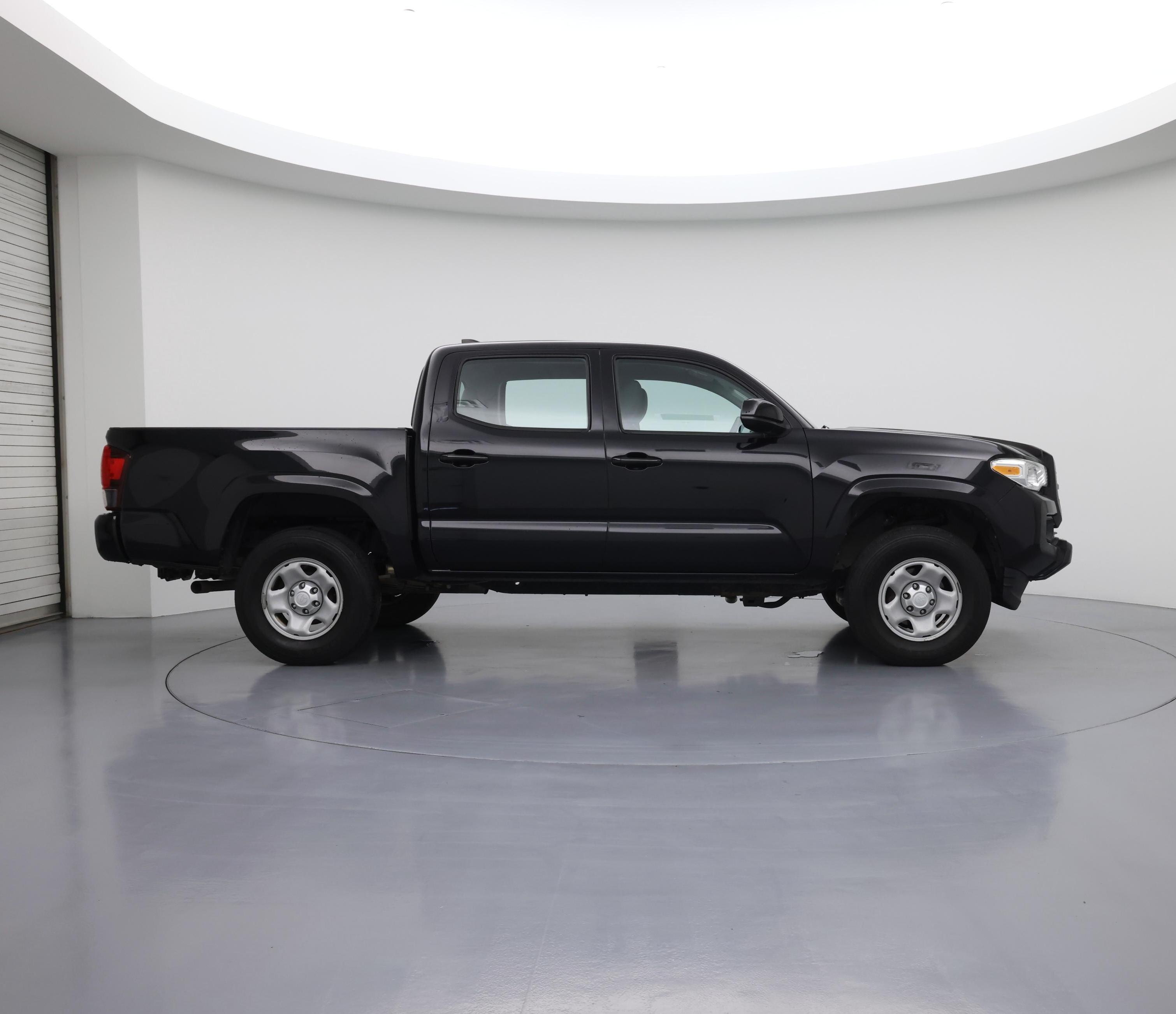 Thumbnail: 2018 Toyota Tacoma - 7