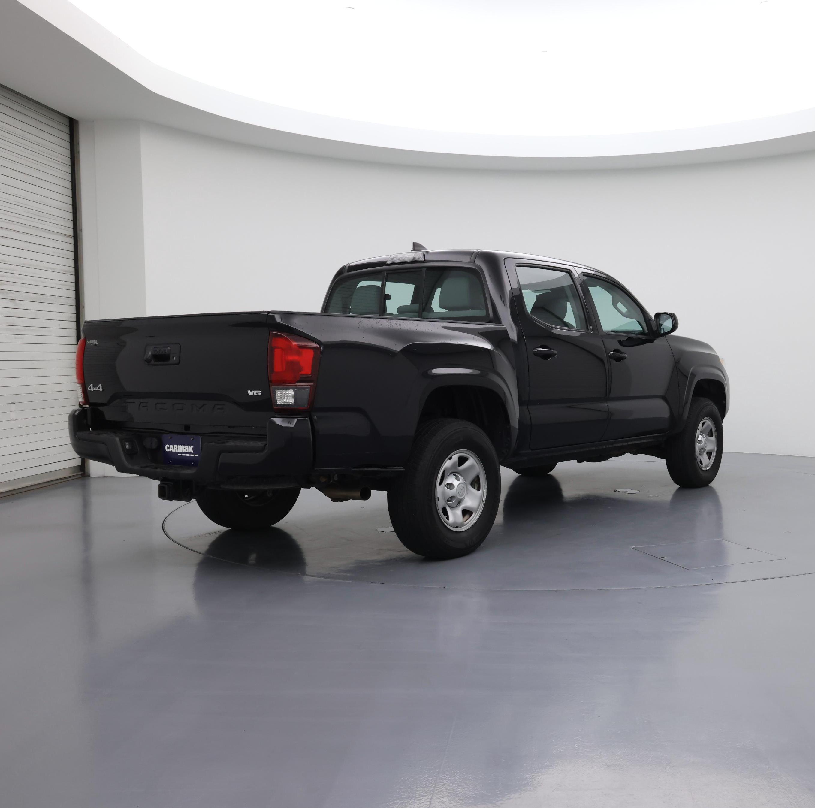 Thumbnail: 2018 Toyota Tacoma - 8
