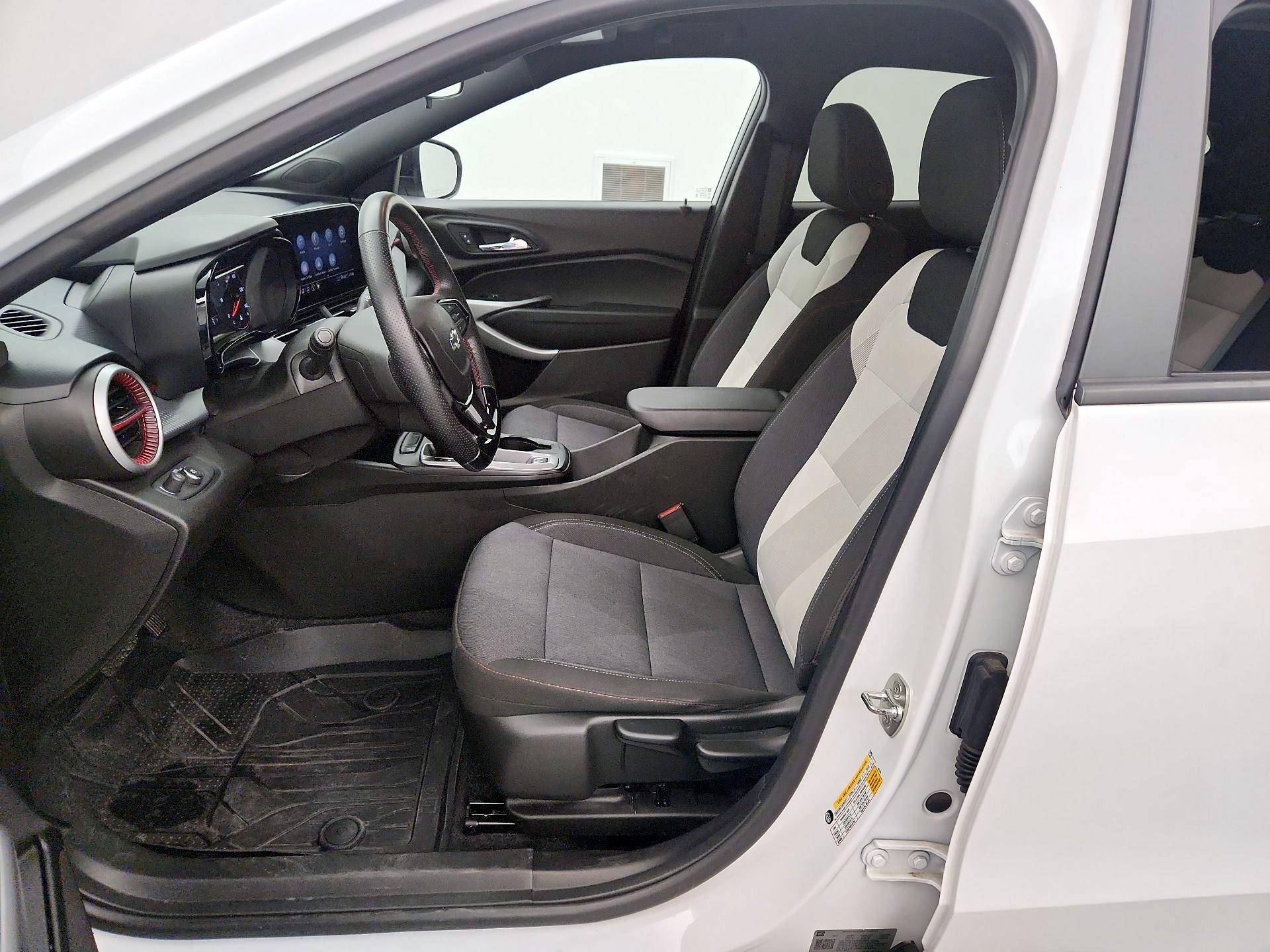 Thumbnail: 2024 Chevrolet Trax - 11