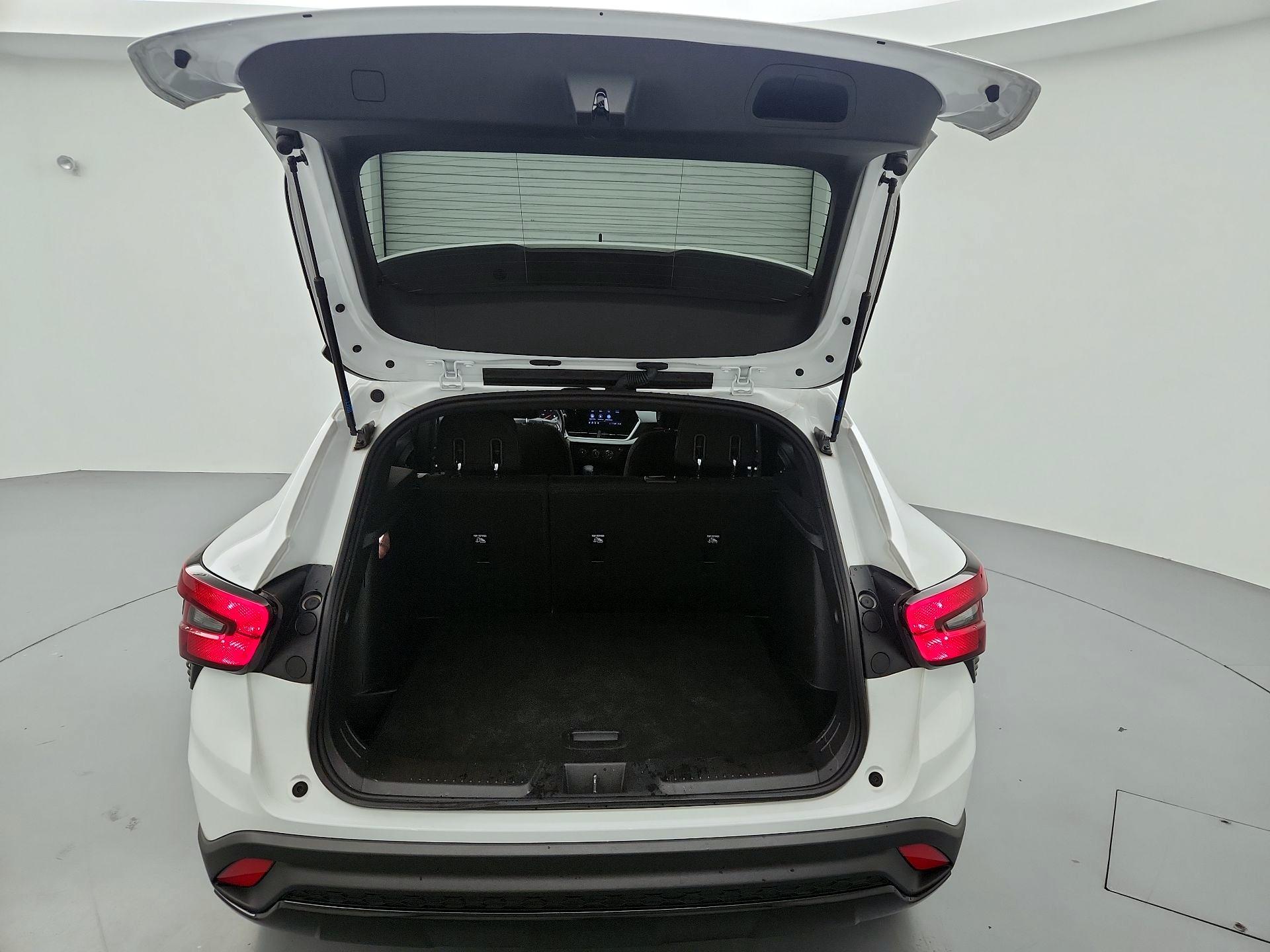 Thumbnail: 2024 Chevrolet Trax - 20