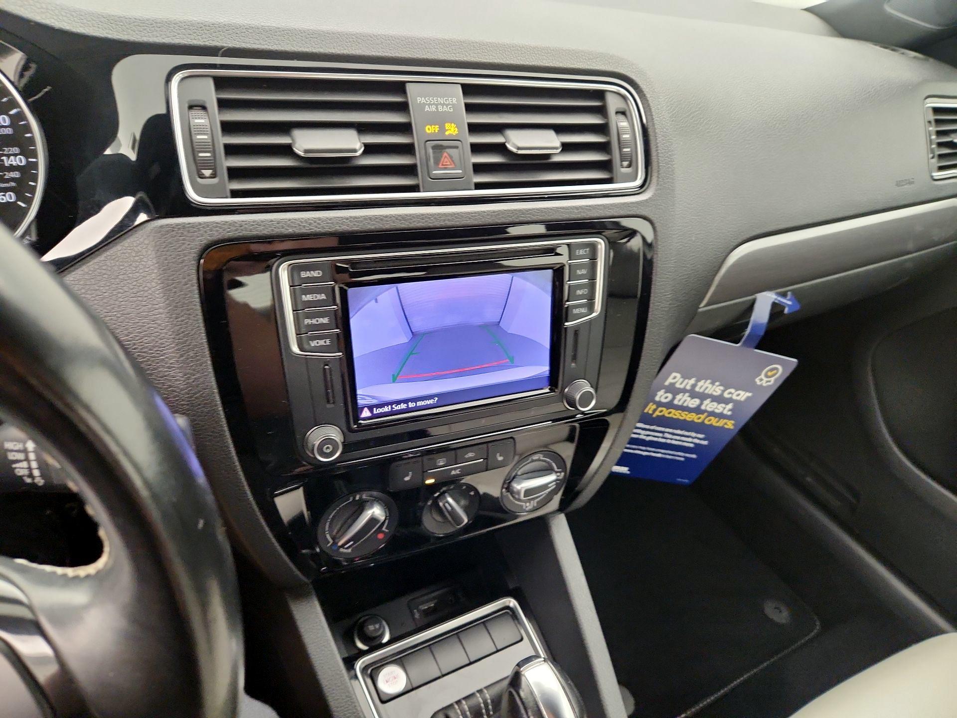 Thumbnail: 2016 Volkswagen Jetta - 14