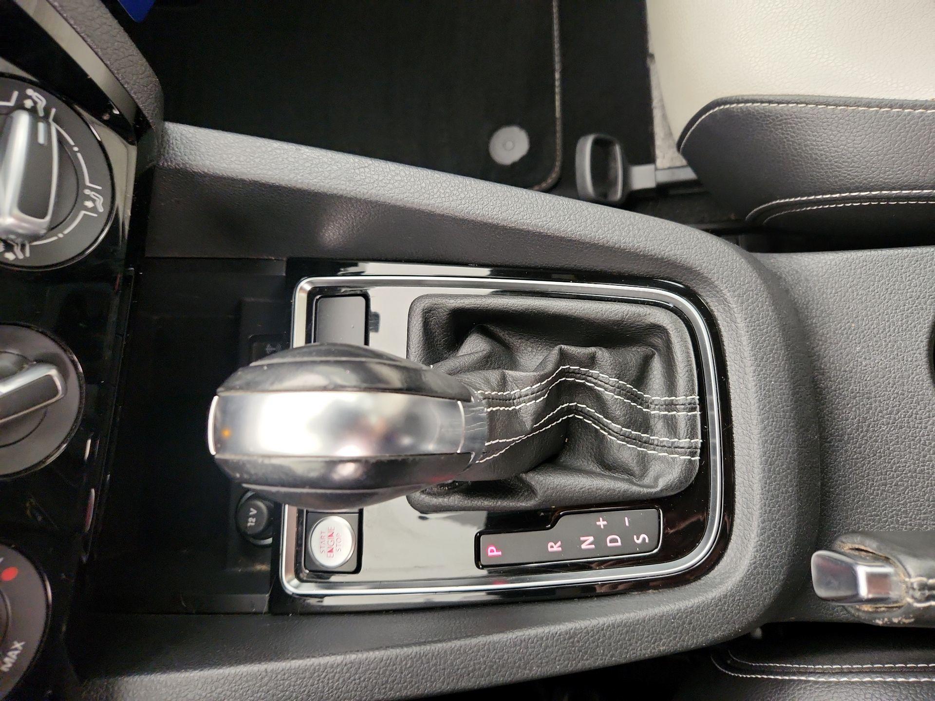 Thumbnail: 2016 Volkswagen Jetta - 17