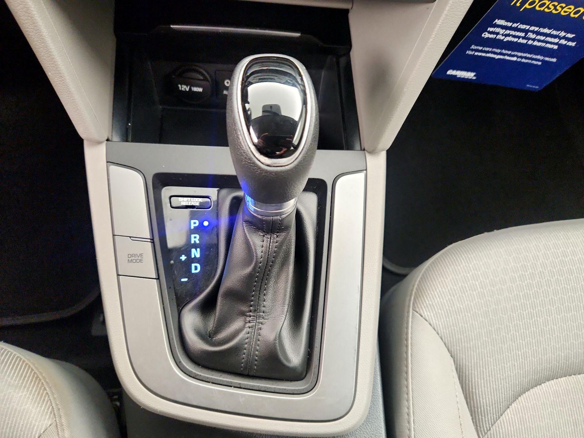 Thumbnail: 2017 Hyundai Elantra - 16
