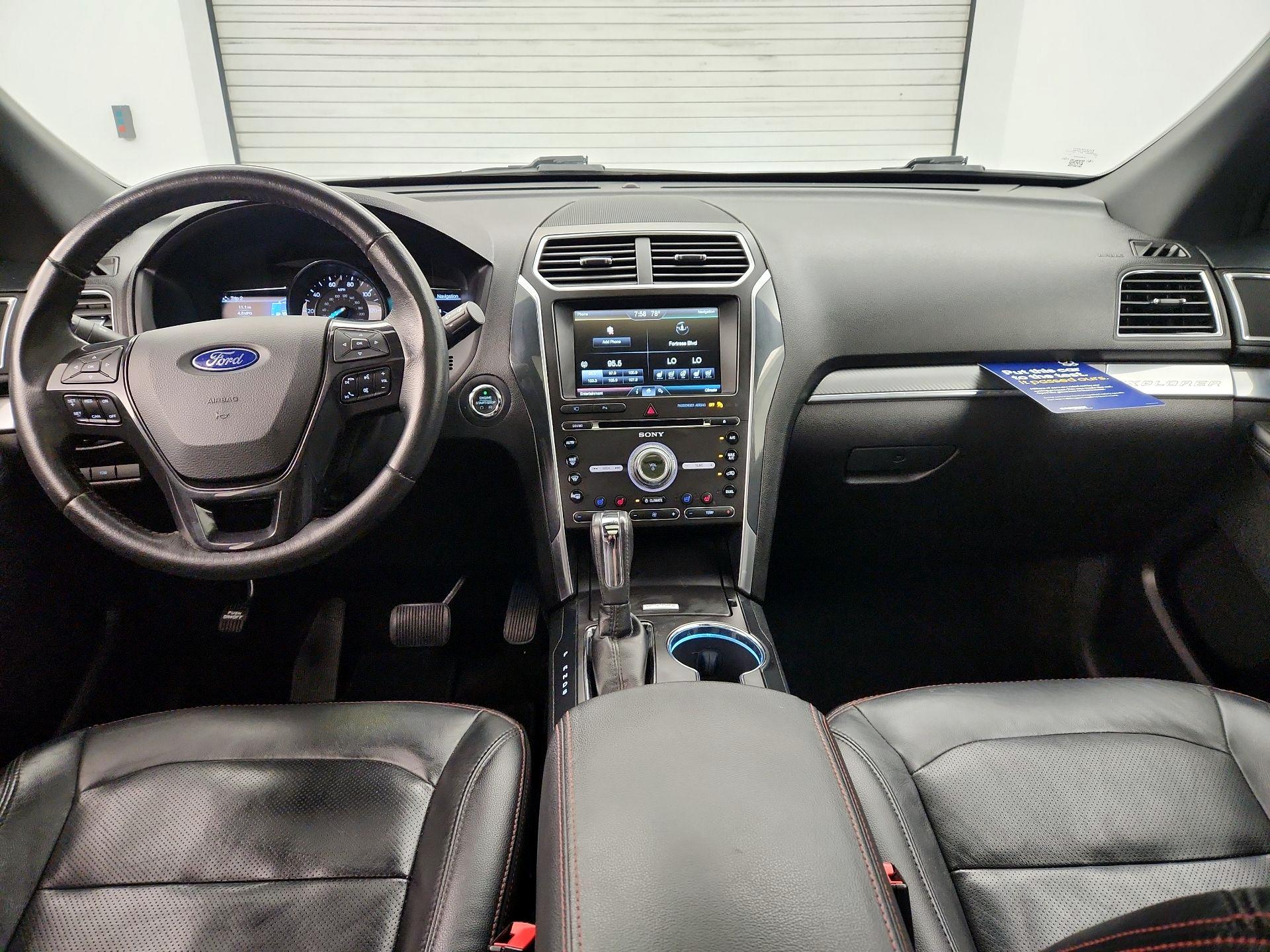 Thumbnail: 2016 Ford Explorer - 9