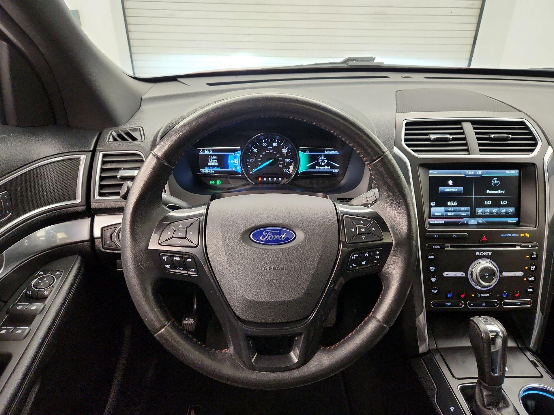 Thumbnail: 2016 Ford Explorer - 10