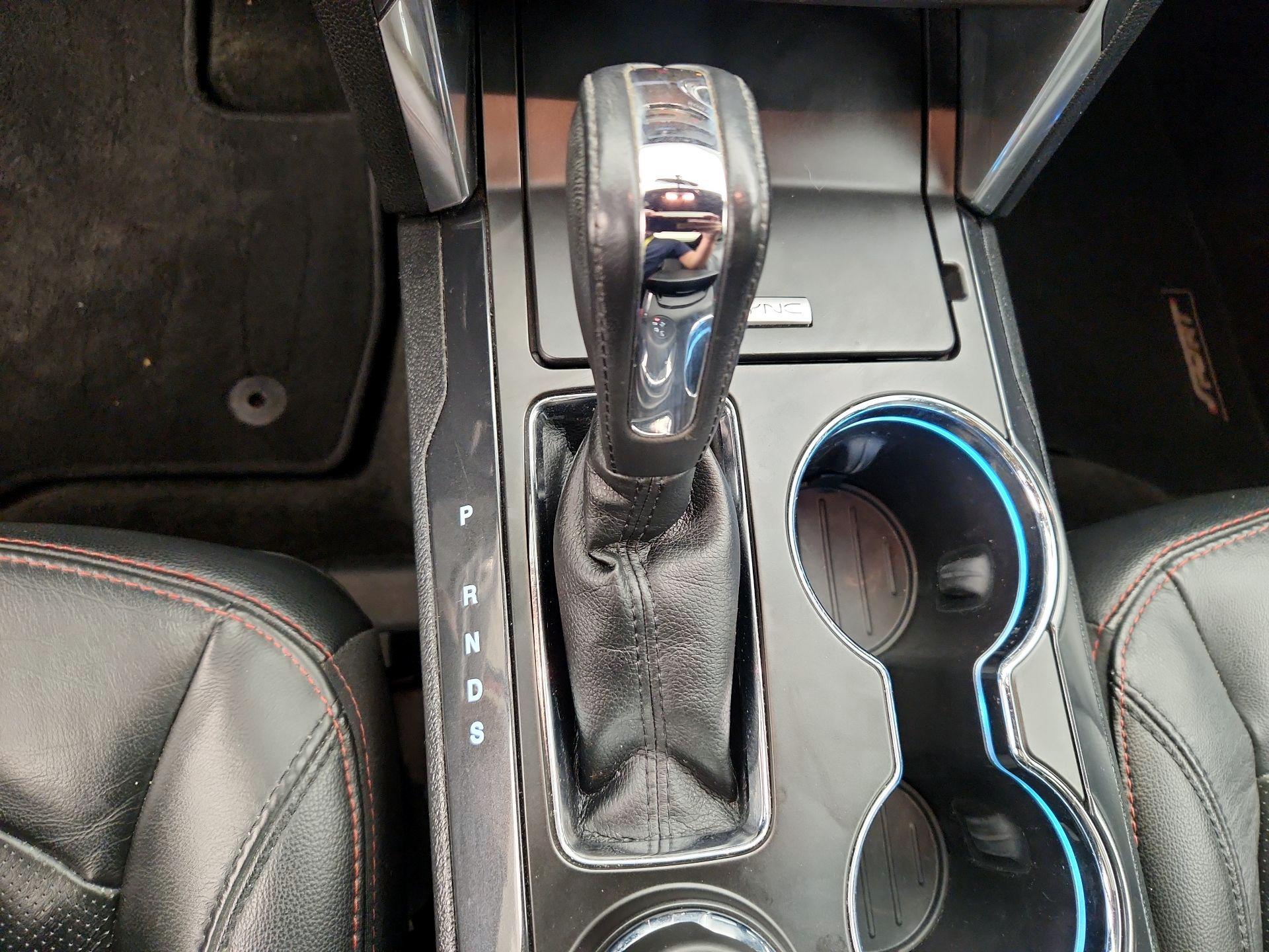 Thumbnail: 2016 Ford Explorer - 17