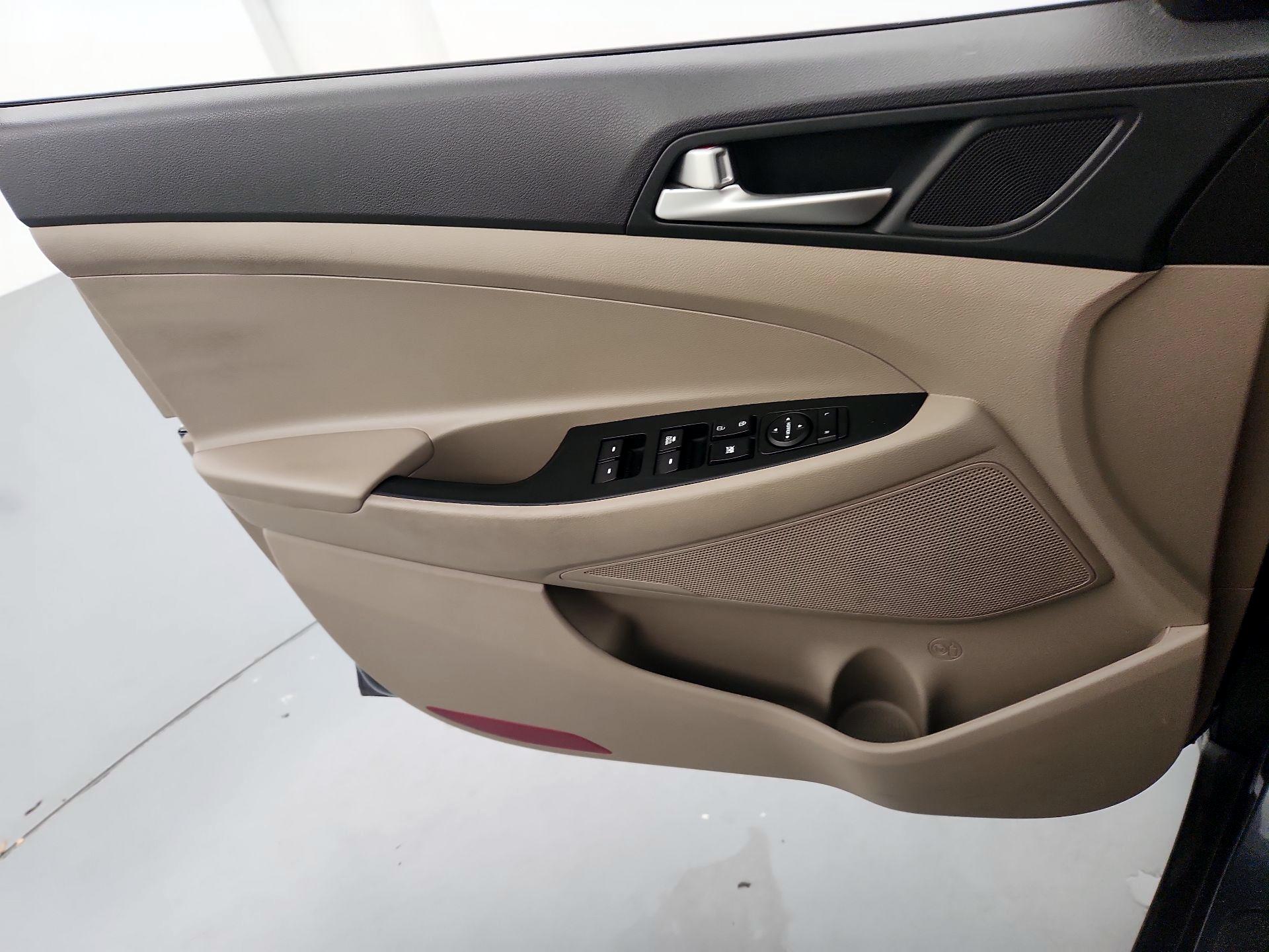 Thumbnail: 2019 Hyundai Tucson - 12