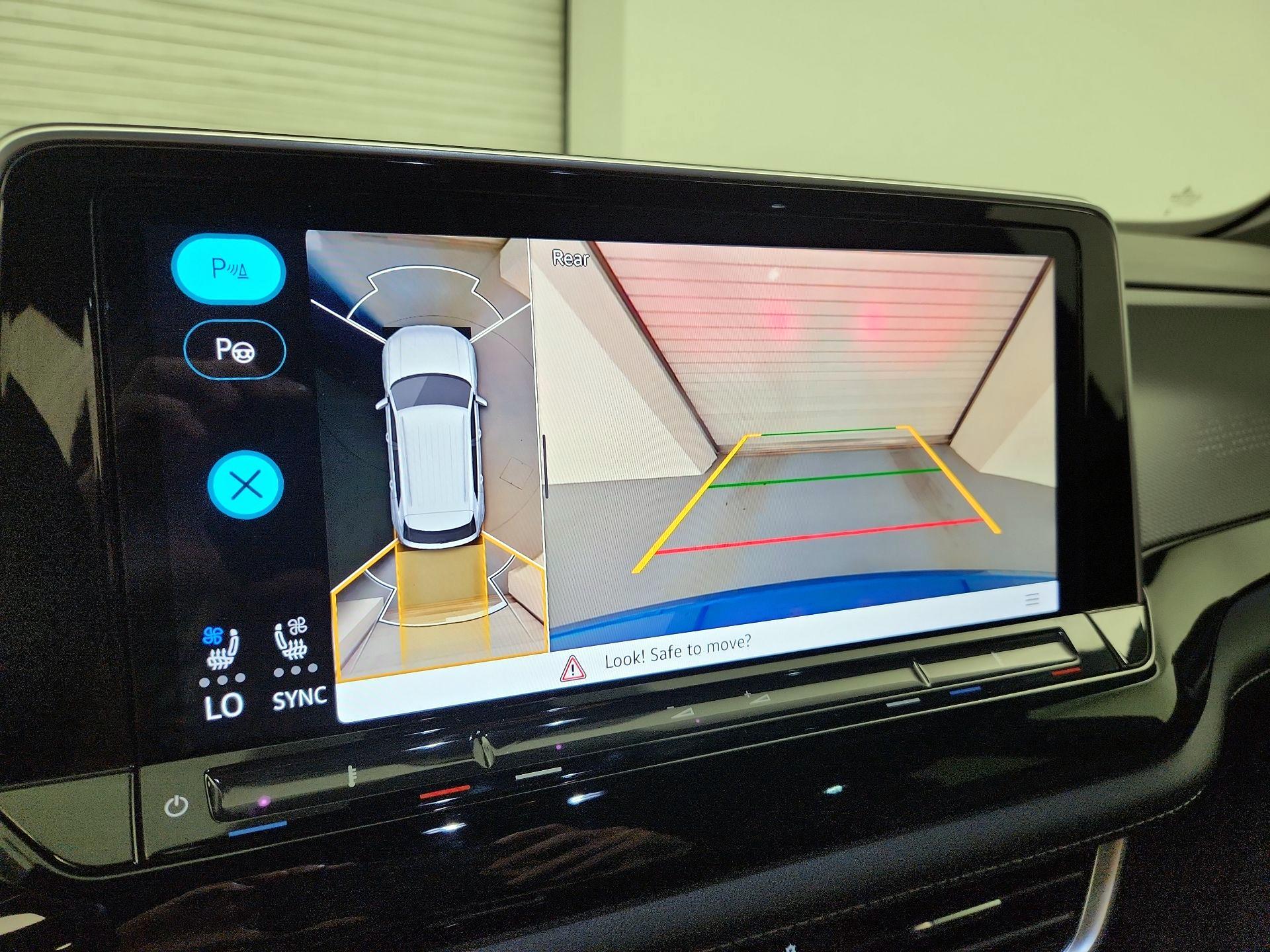 Thumbnail: 2024 Volkswagen Atlas - 14