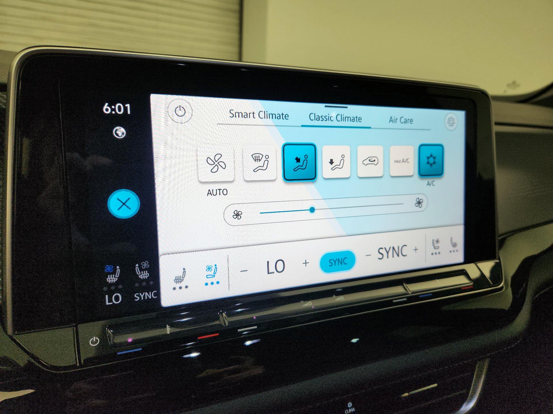 Thumbnail: 2024 Volkswagen Atlas - 16