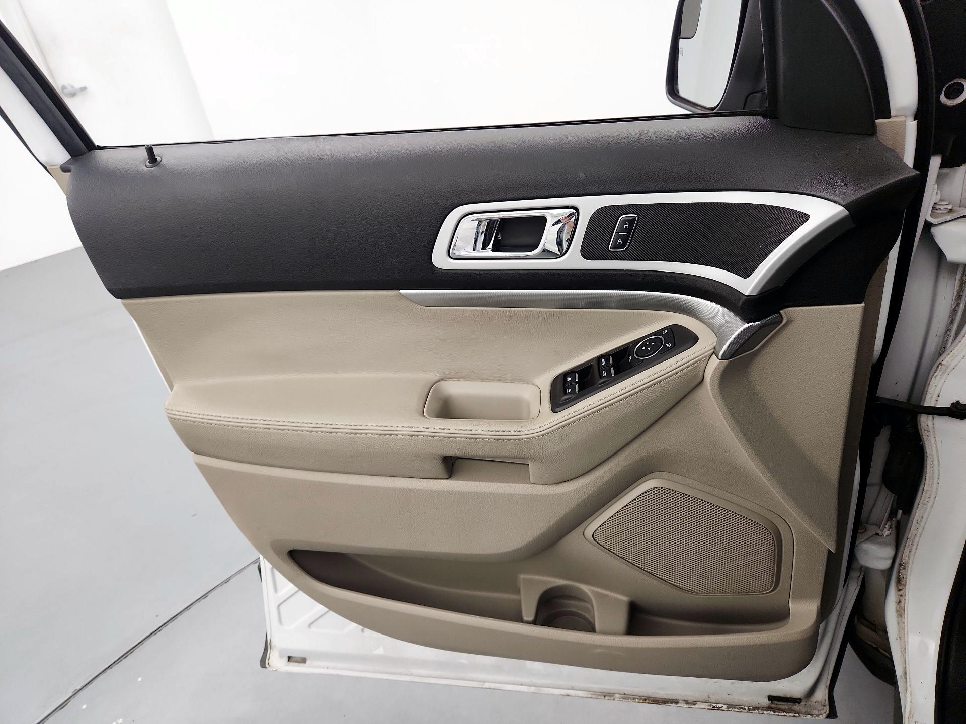 Thumbnail: 2014 Ford Explorer - 12