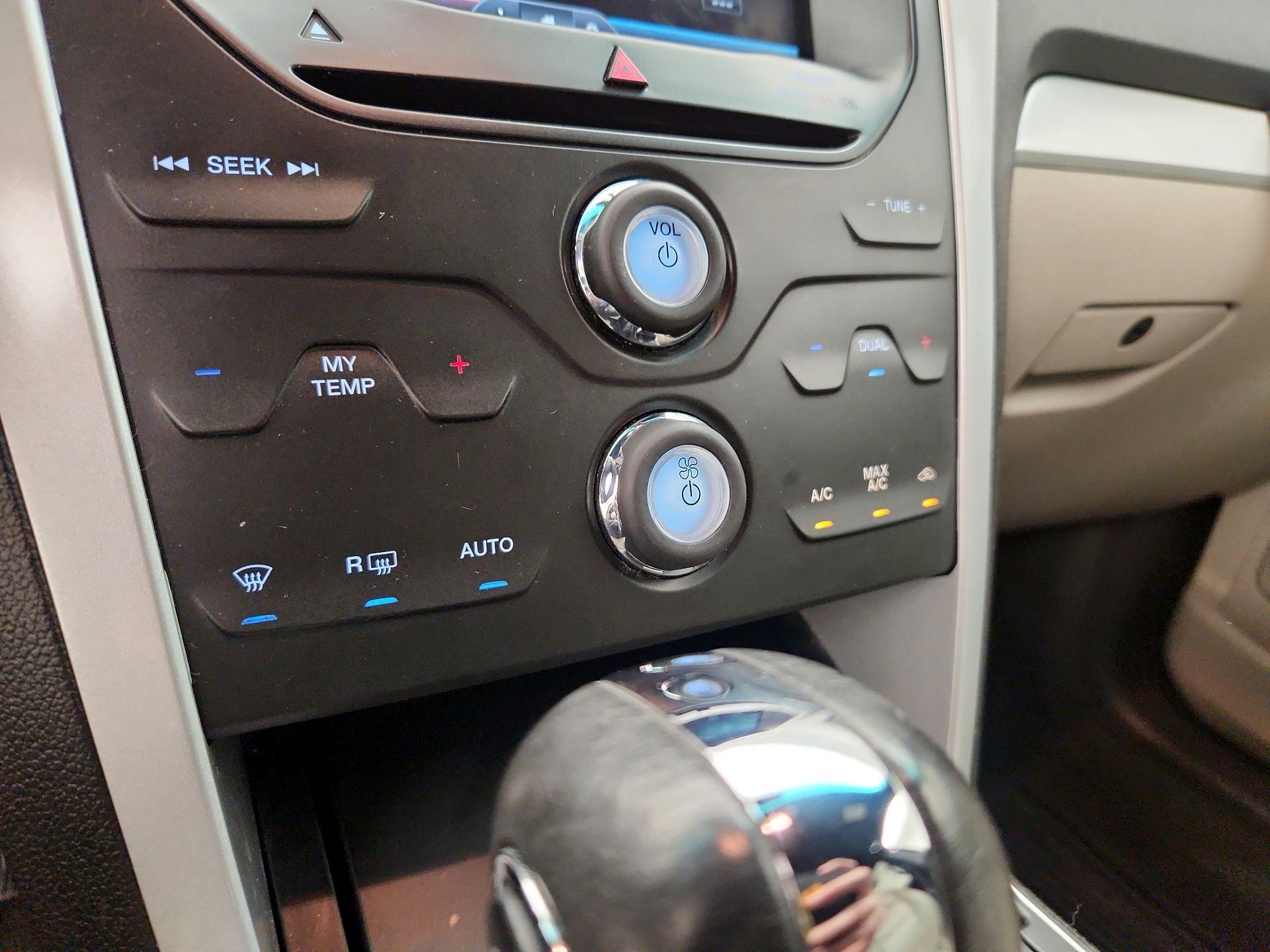 Thumbnail: 2014 Ford Explorer - 16