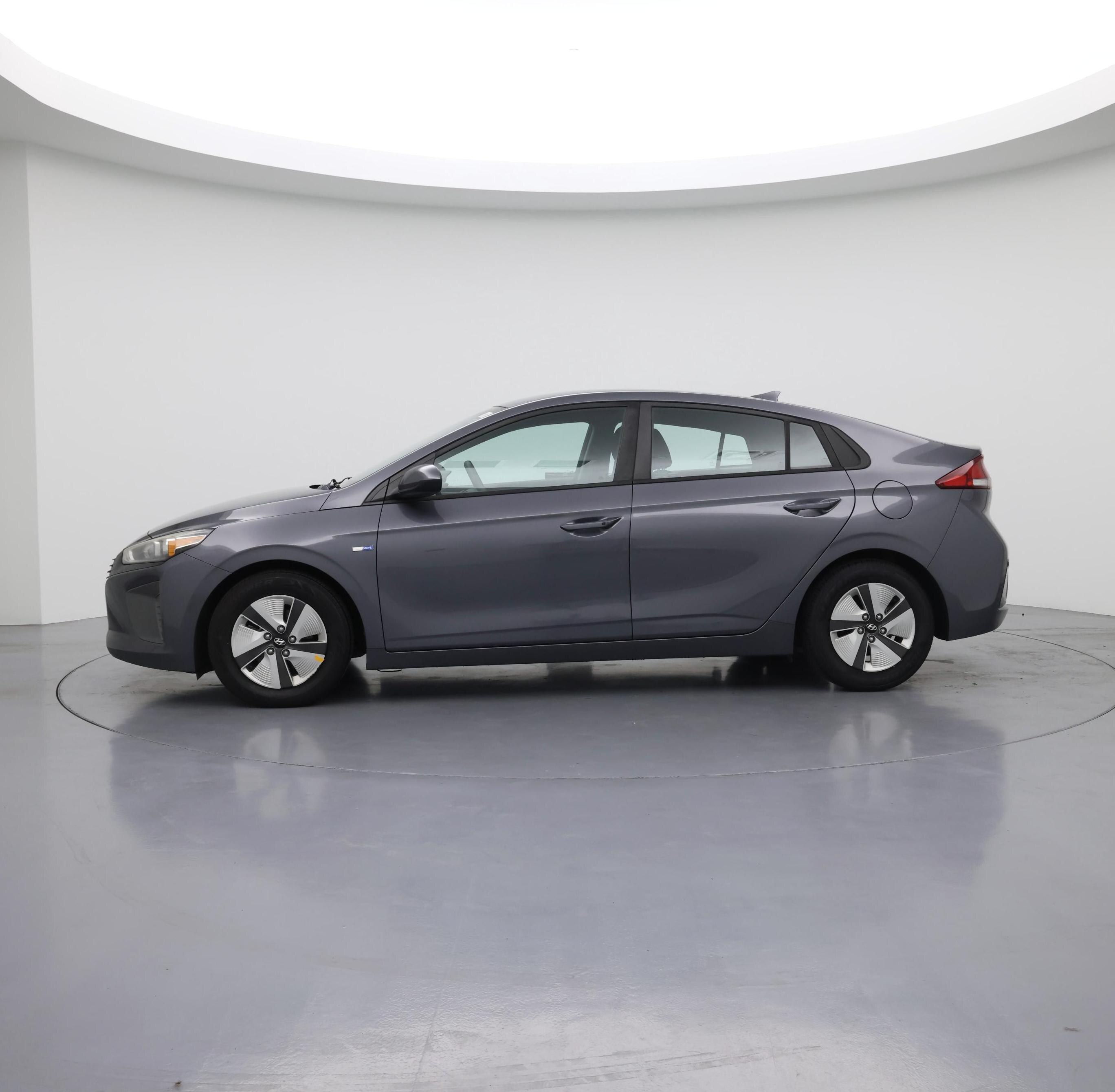 Thumbnail: 2019 Hyundai Ioniq - 3
