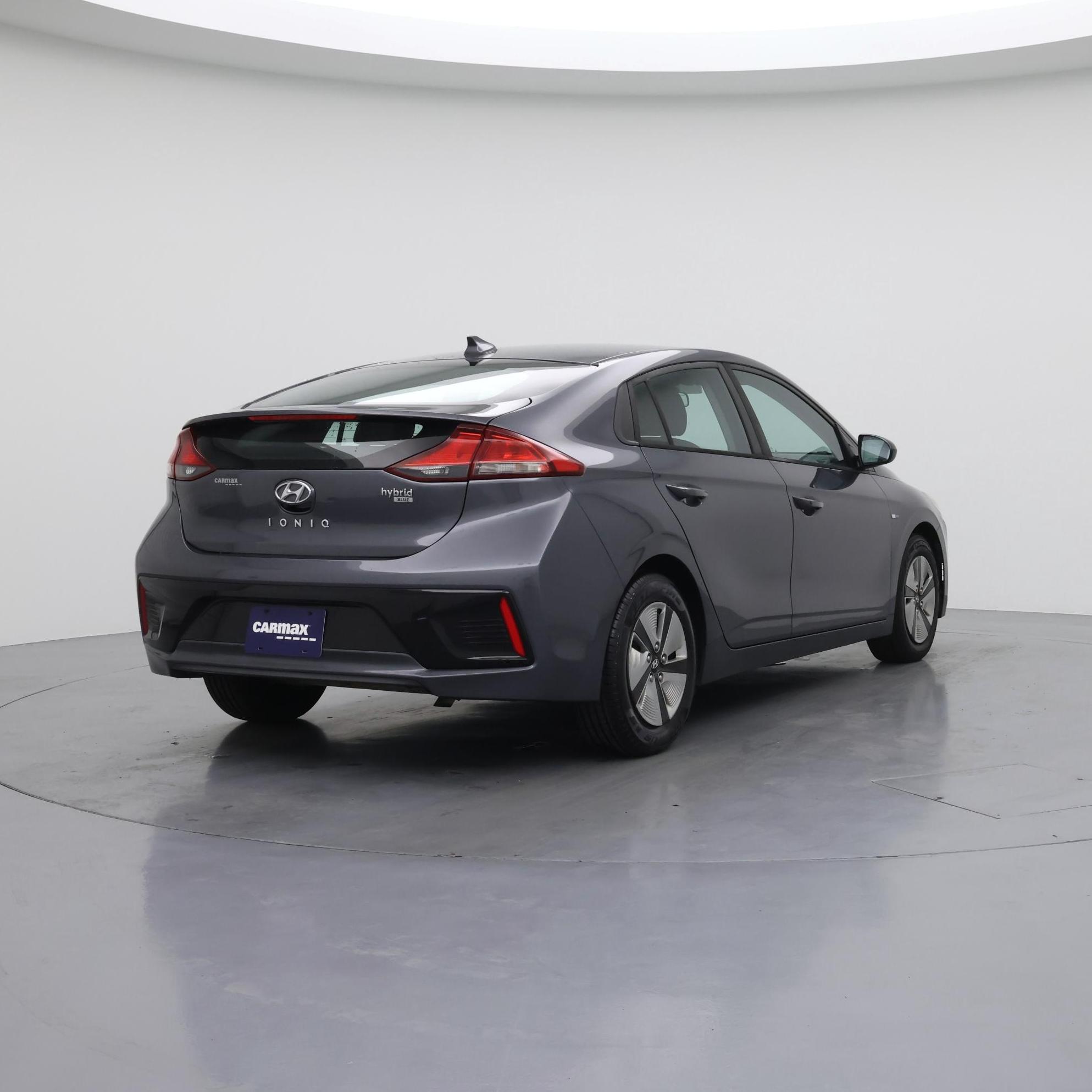 Thumbnail: 2019 Hyundai Ioniq - 8