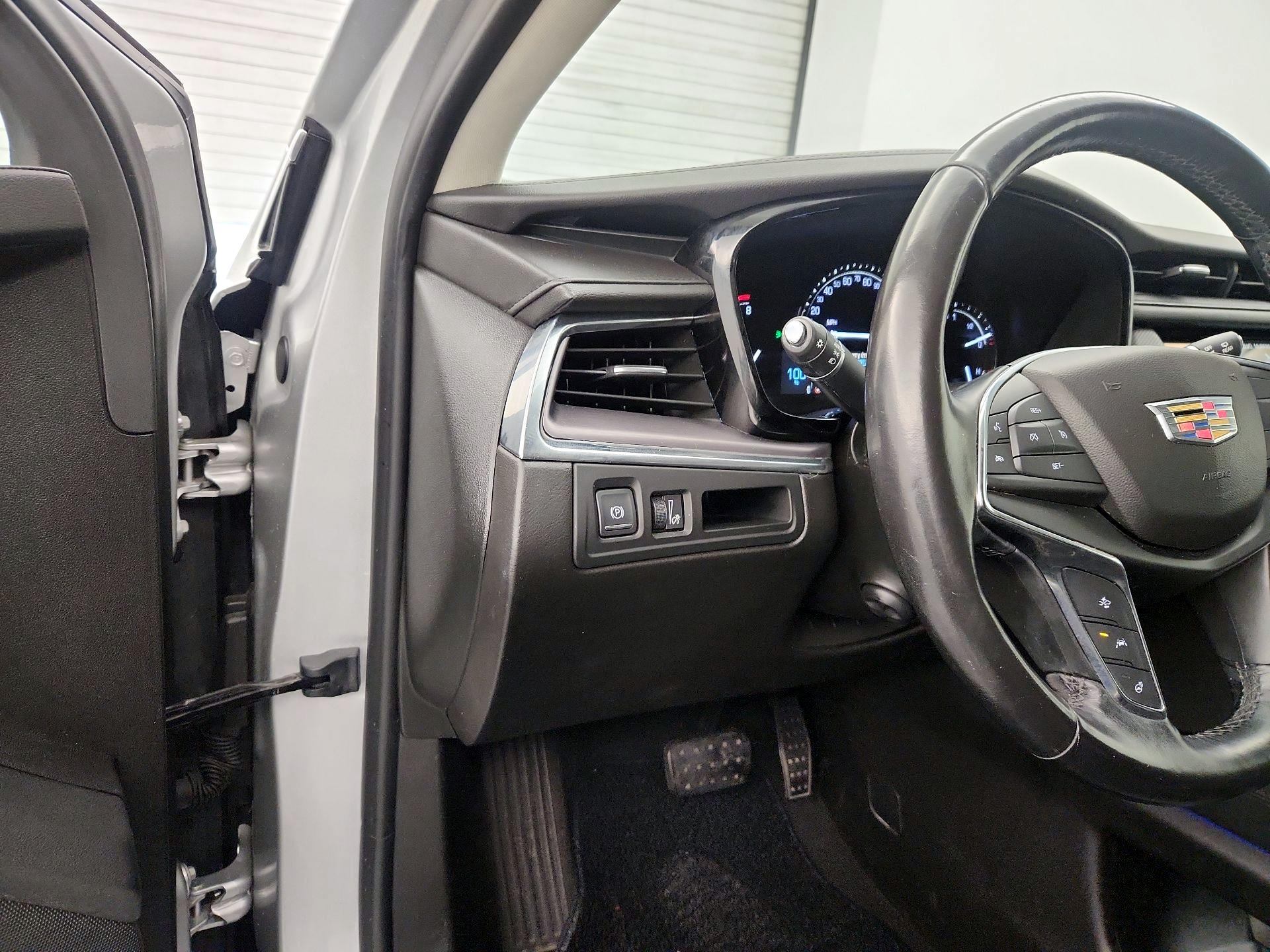 Thumbnail: 2019 Cadillac XT5 - 13