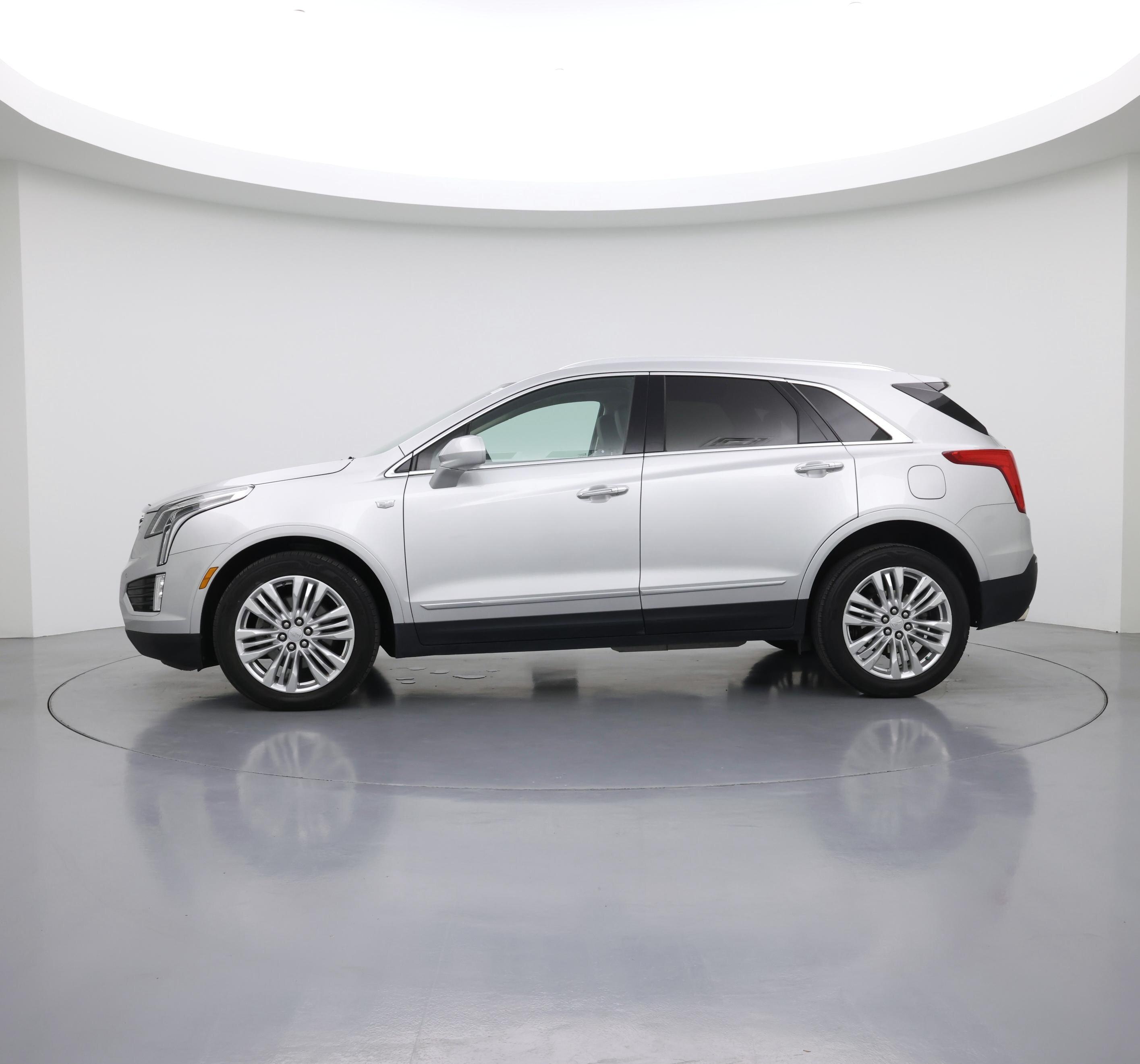 Thumbnail: 2019 Cadillac XT5 - 3