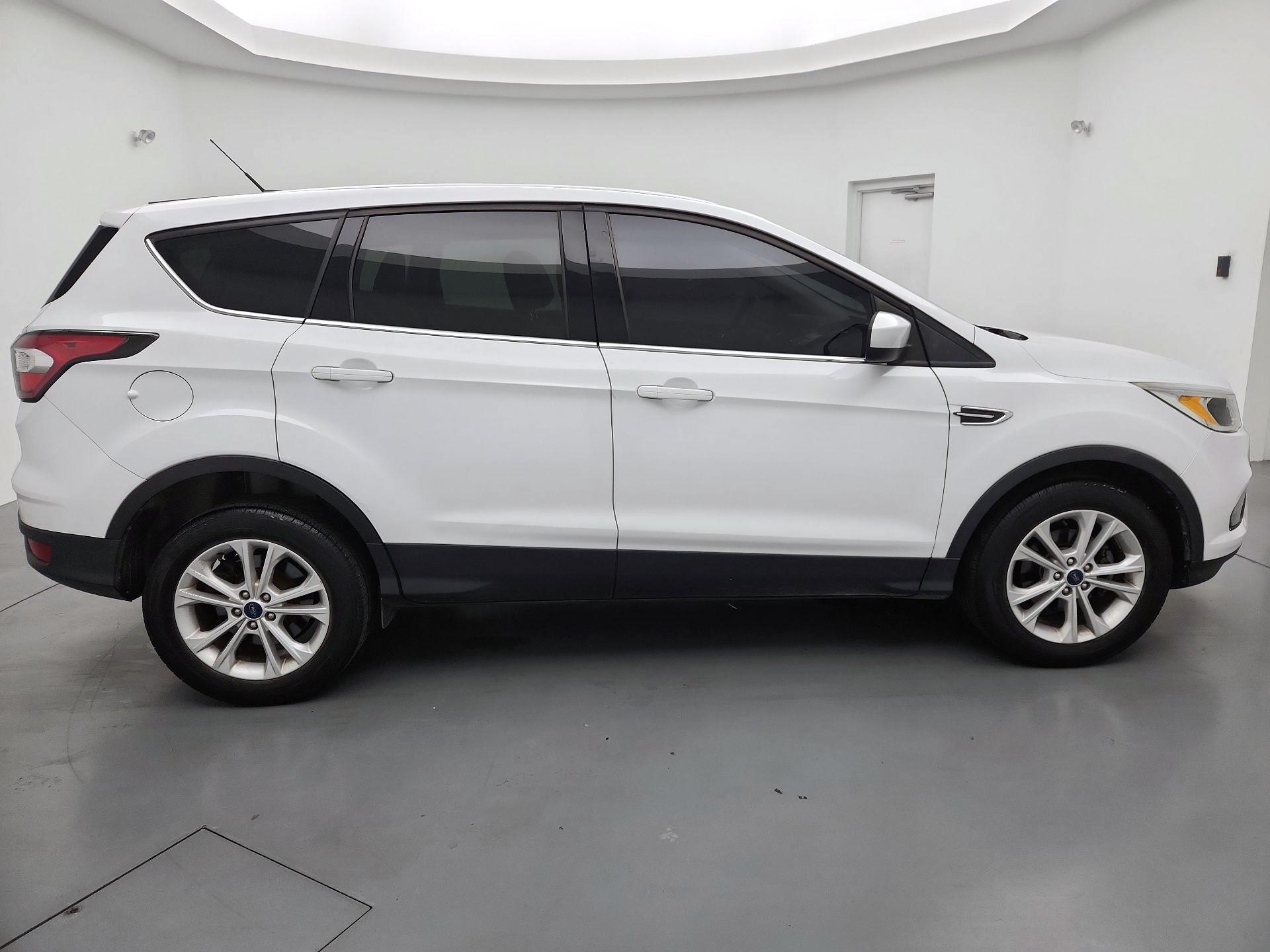 Thumbnail: 2017 Ford Escape - 4