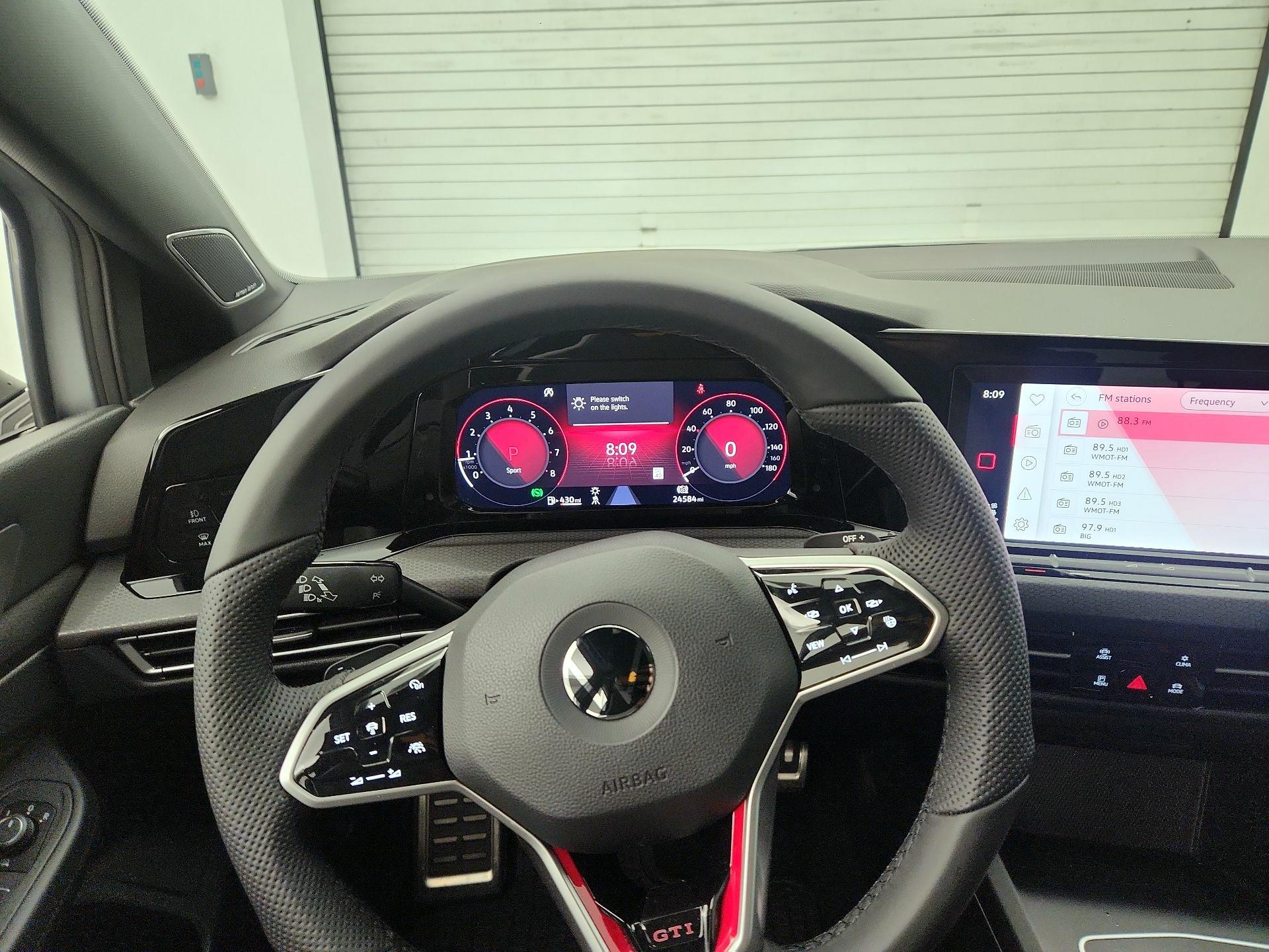 Thumbnail: 2022 Volkswagen Golf - 10