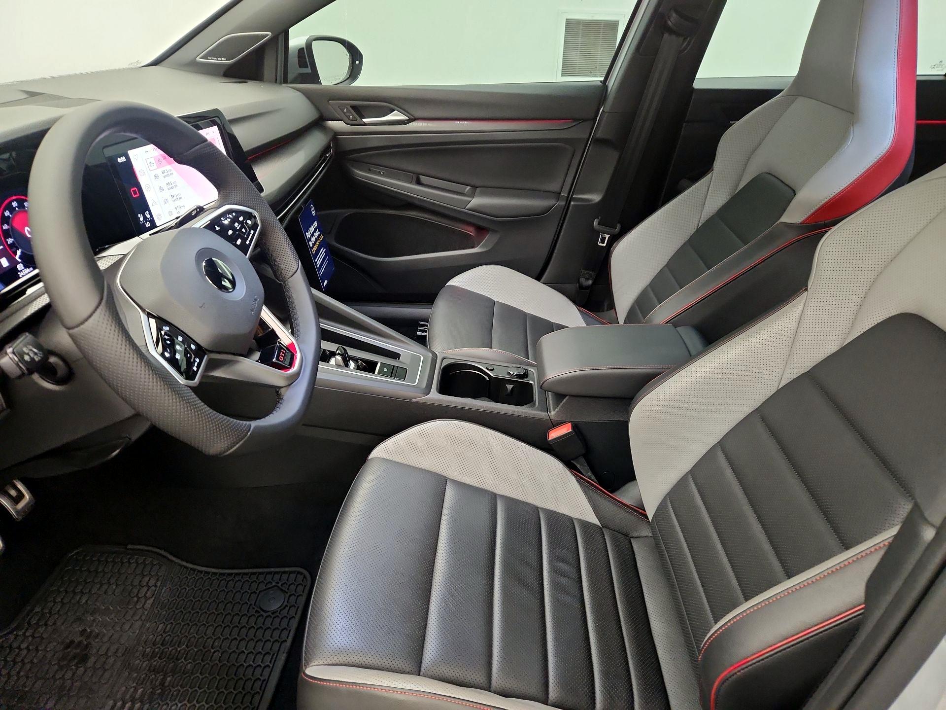 Thumbnail: 2022 Volkswagen Golf - 11