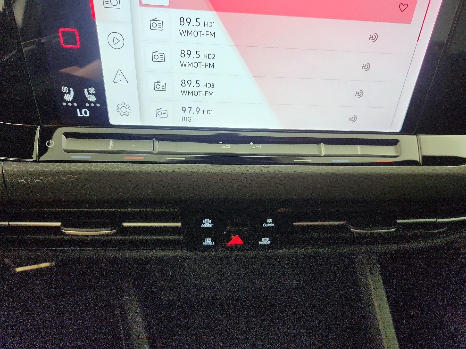 Thumbnail: 2022 Volkswagen Golf - 16