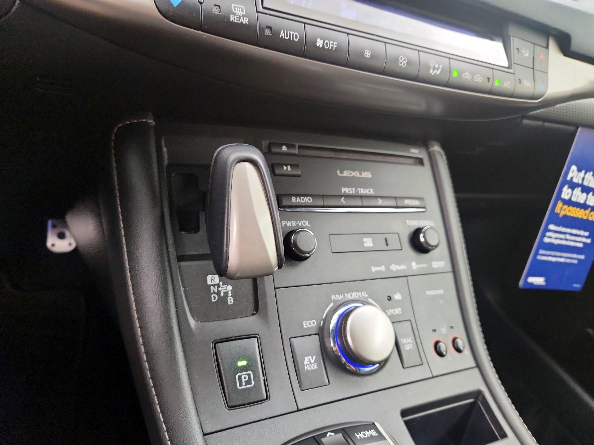 Thumbnail: 2015 Lexus CT - 17
