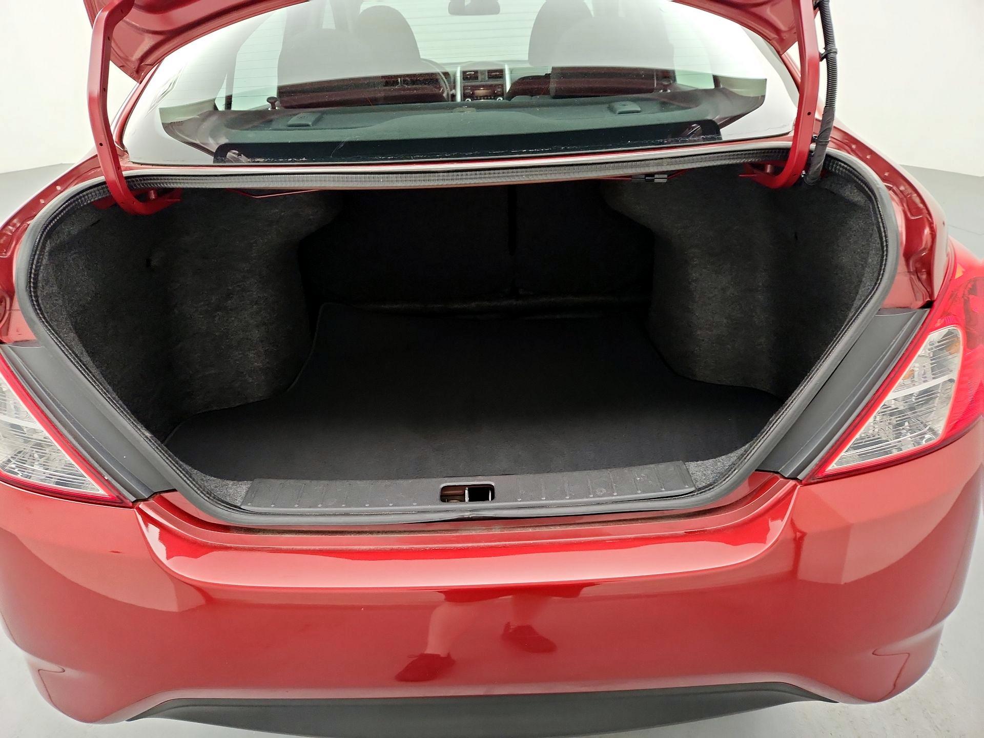 Thumbnail: 2017 Nissan Versa - 18