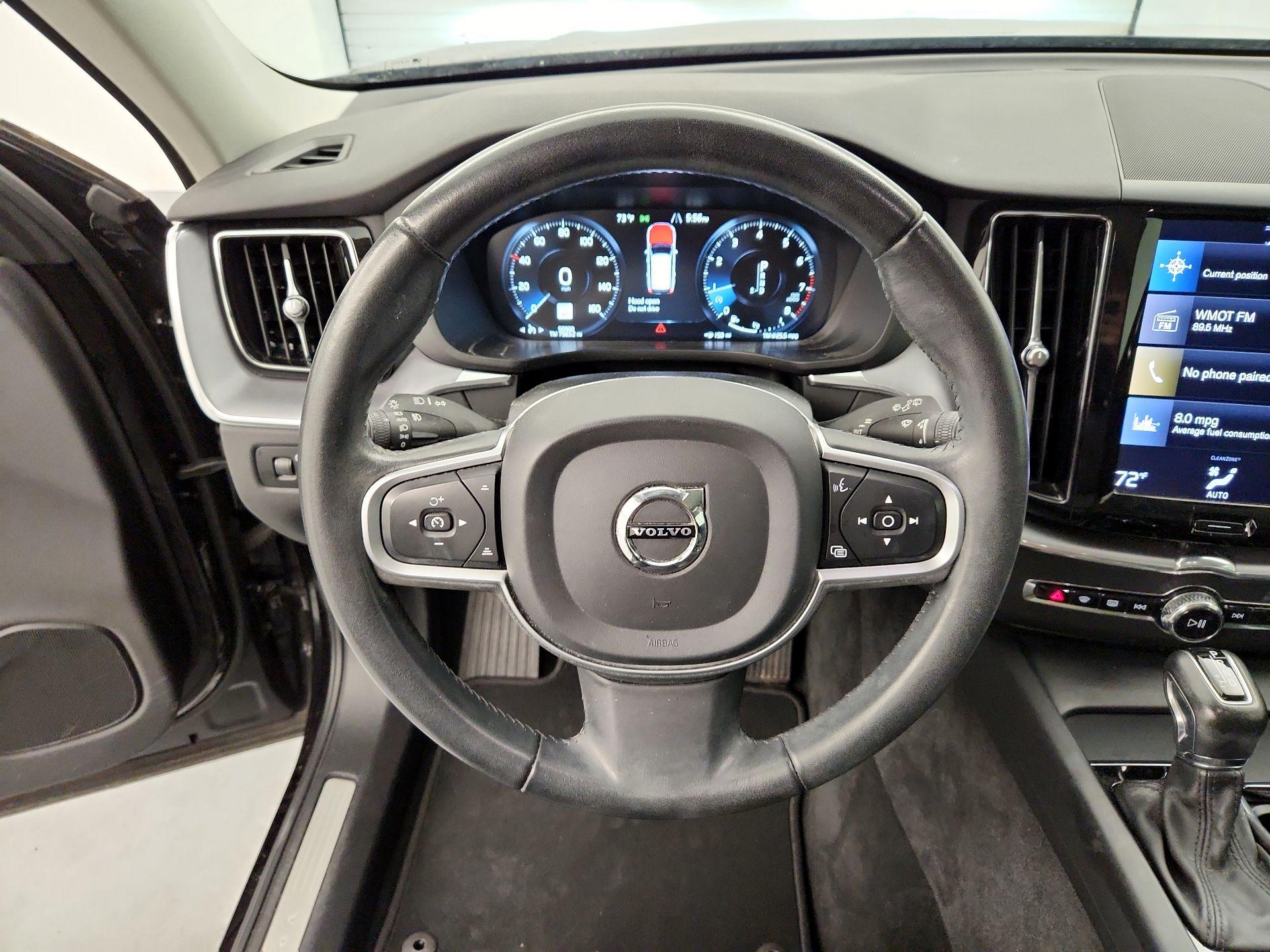 Thumbnail: 2021 Volvo XC60 - 10