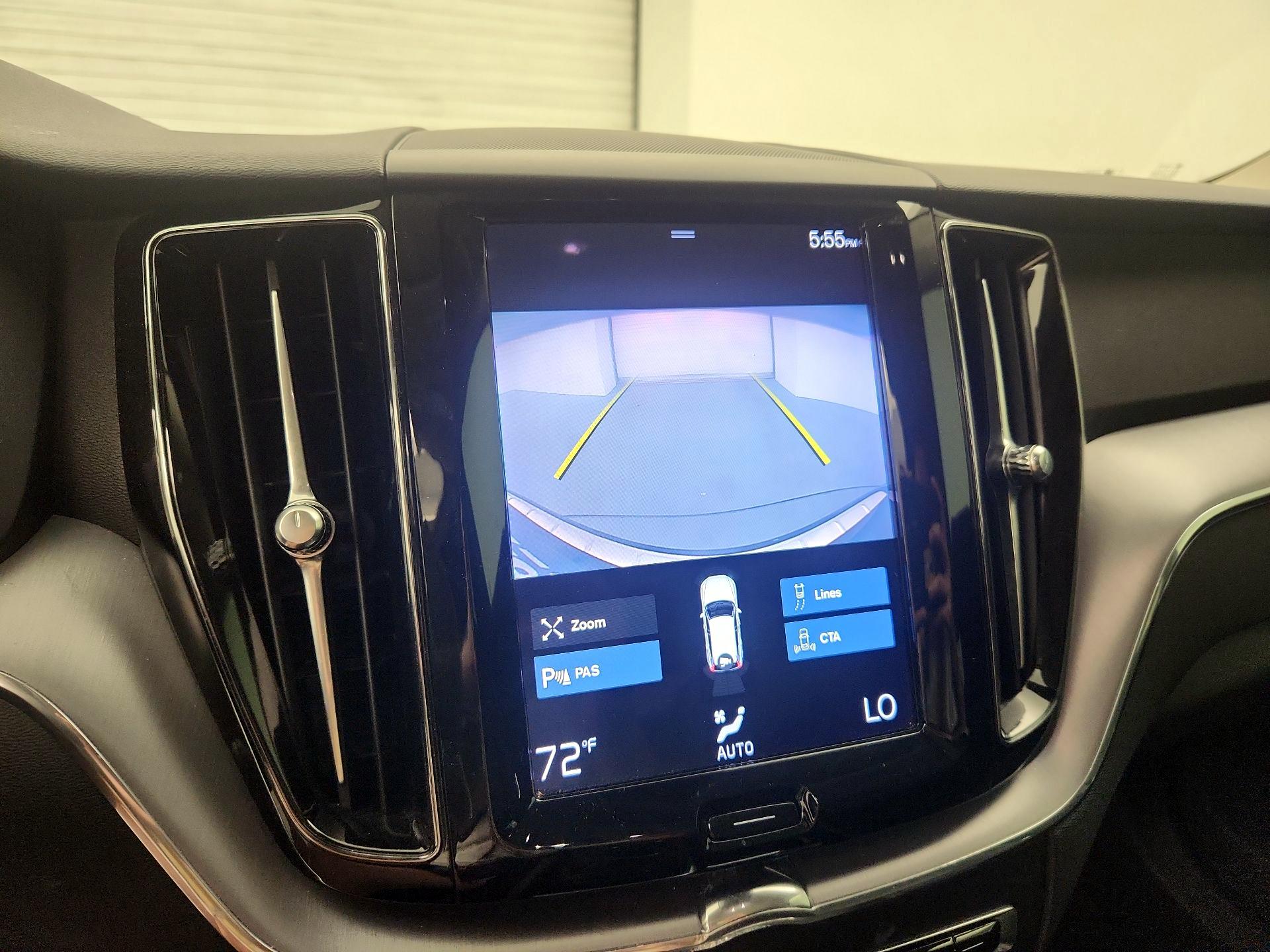 Thumbnail: 2021 Volvo XC60 - 14