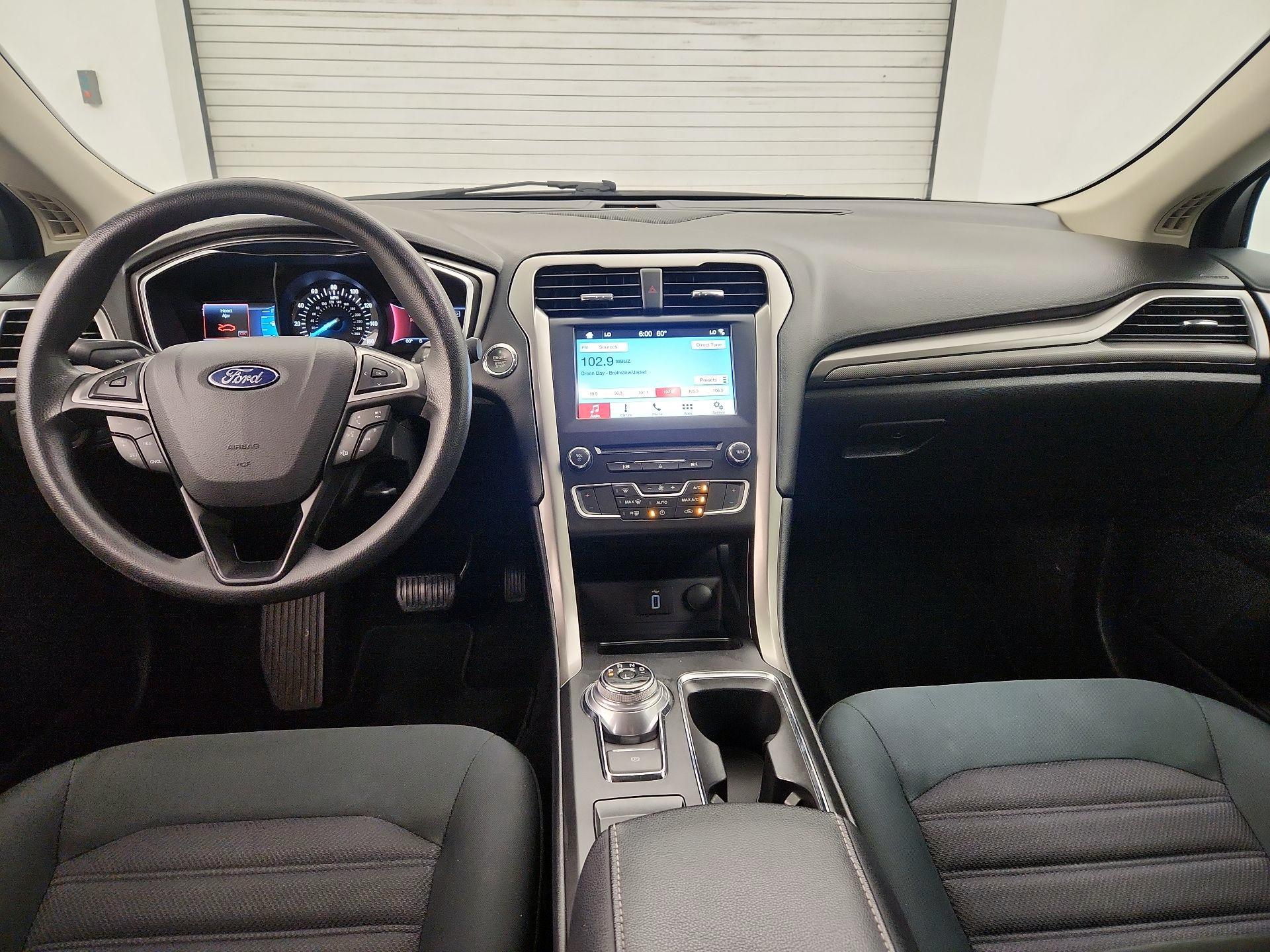 Thumbnail: 2017 Ford Fusion - 9