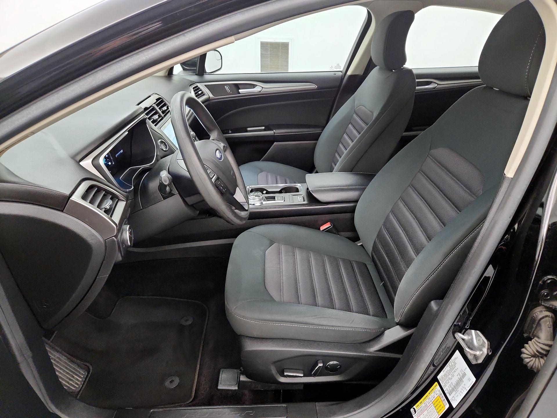 Thumbnail: 2017 Ford Fusion - 11