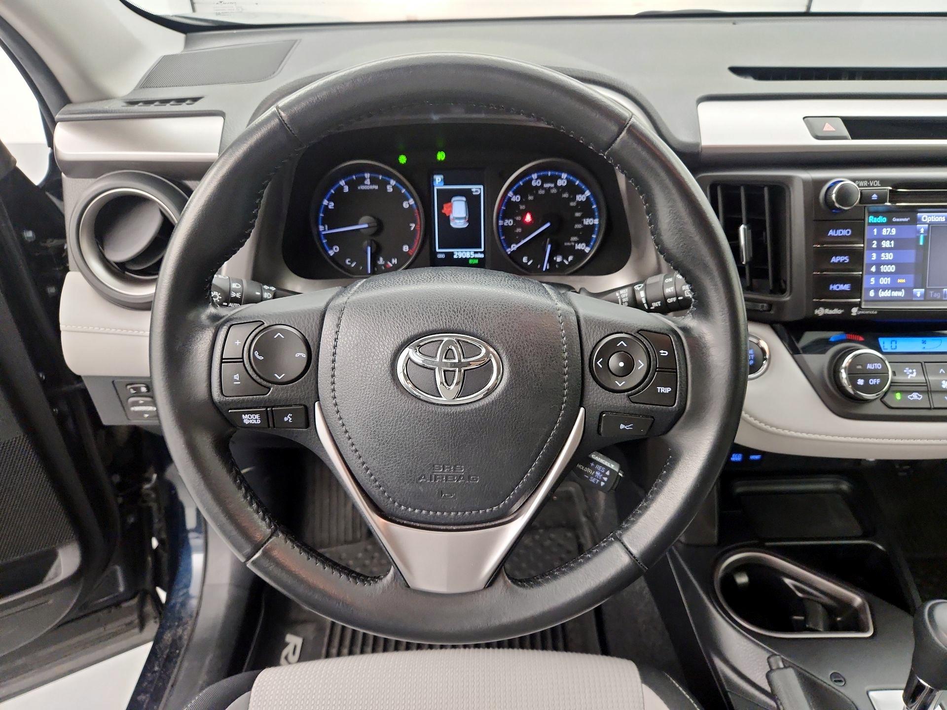 Thumbnail: 2018 Toyota RAV4 - 10
