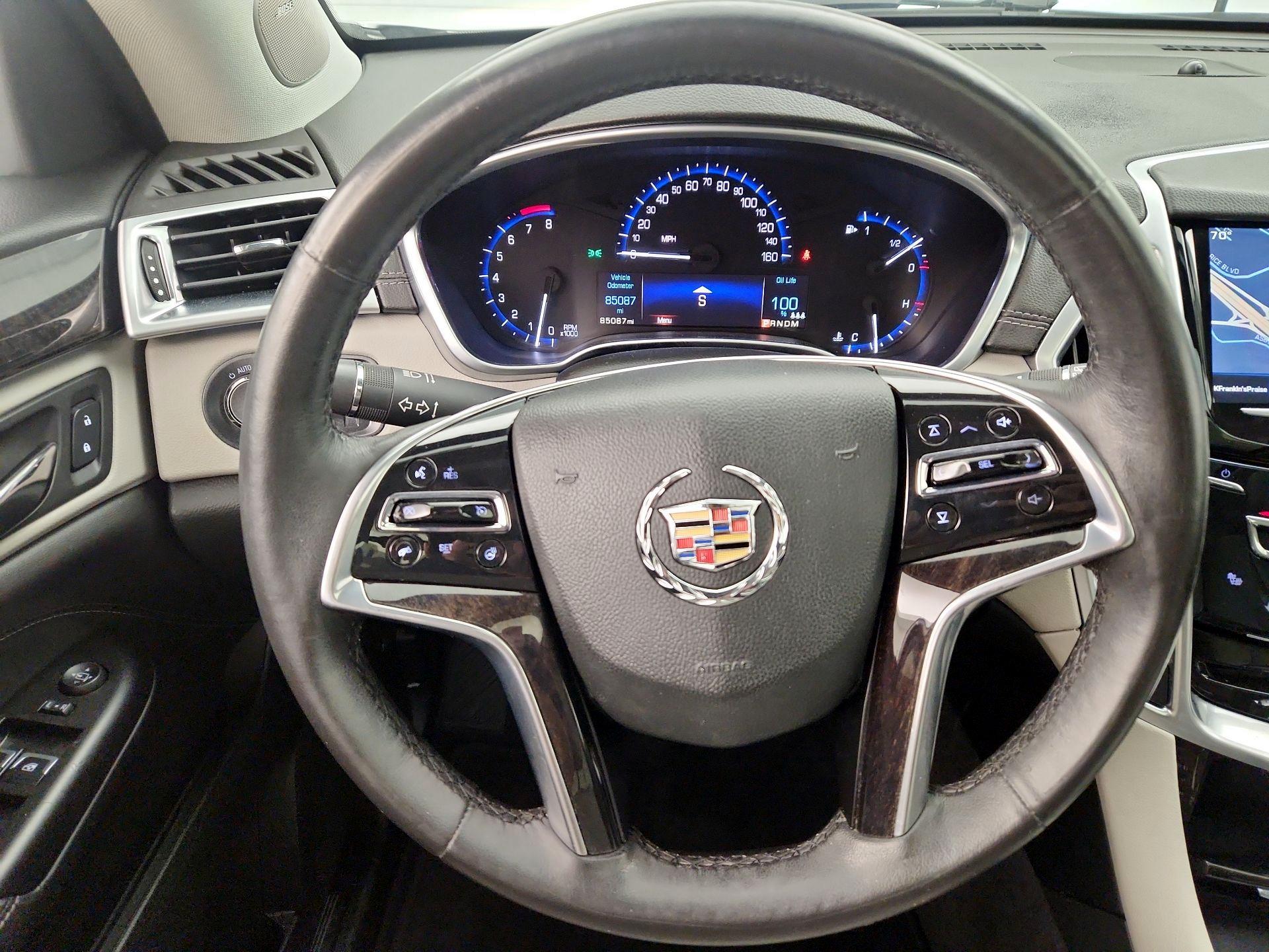 Thumbnail: 2016 Cadillac SRX - 10