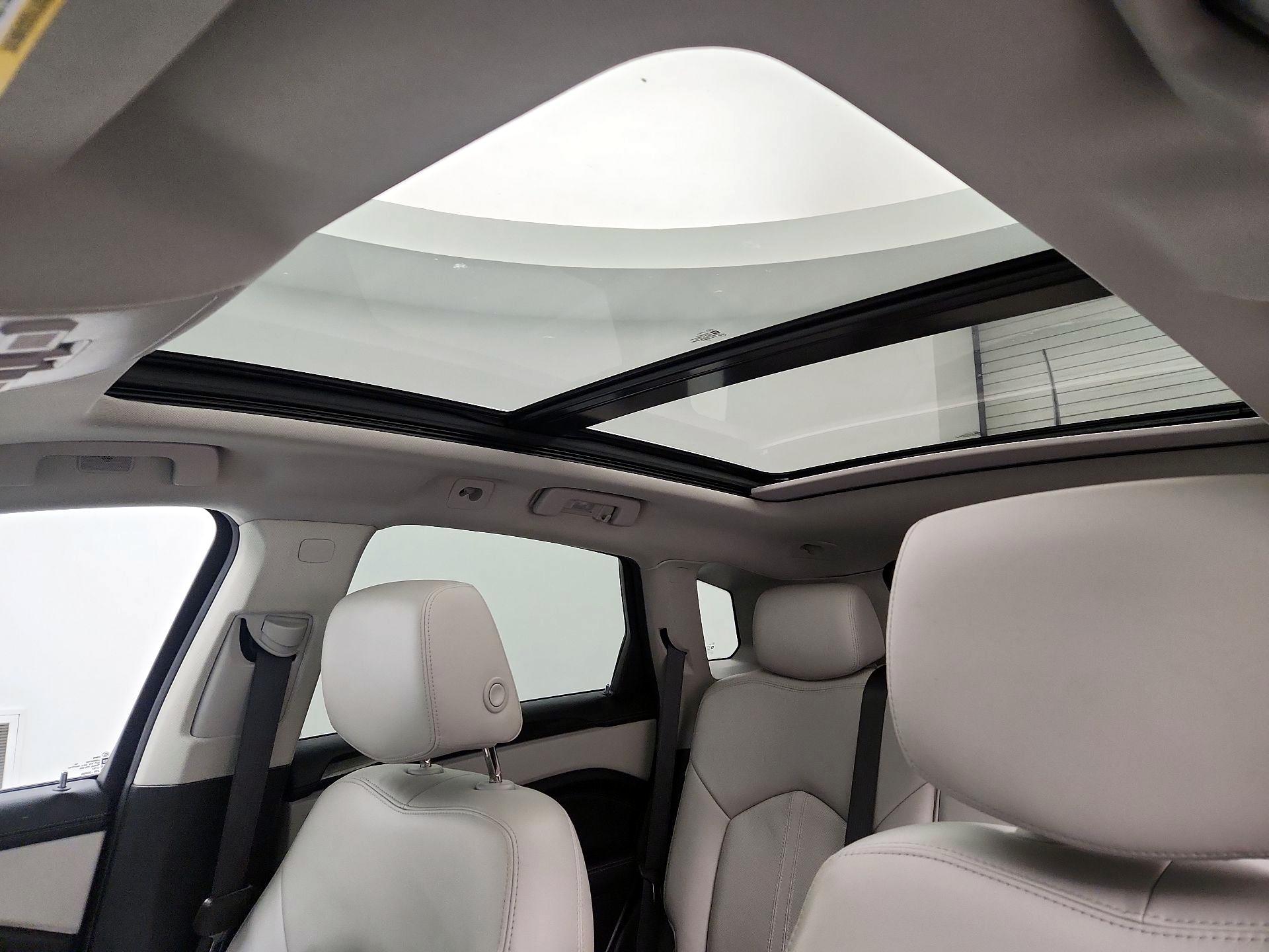 Thumbnail: 2016 Cadillac SRX - 20