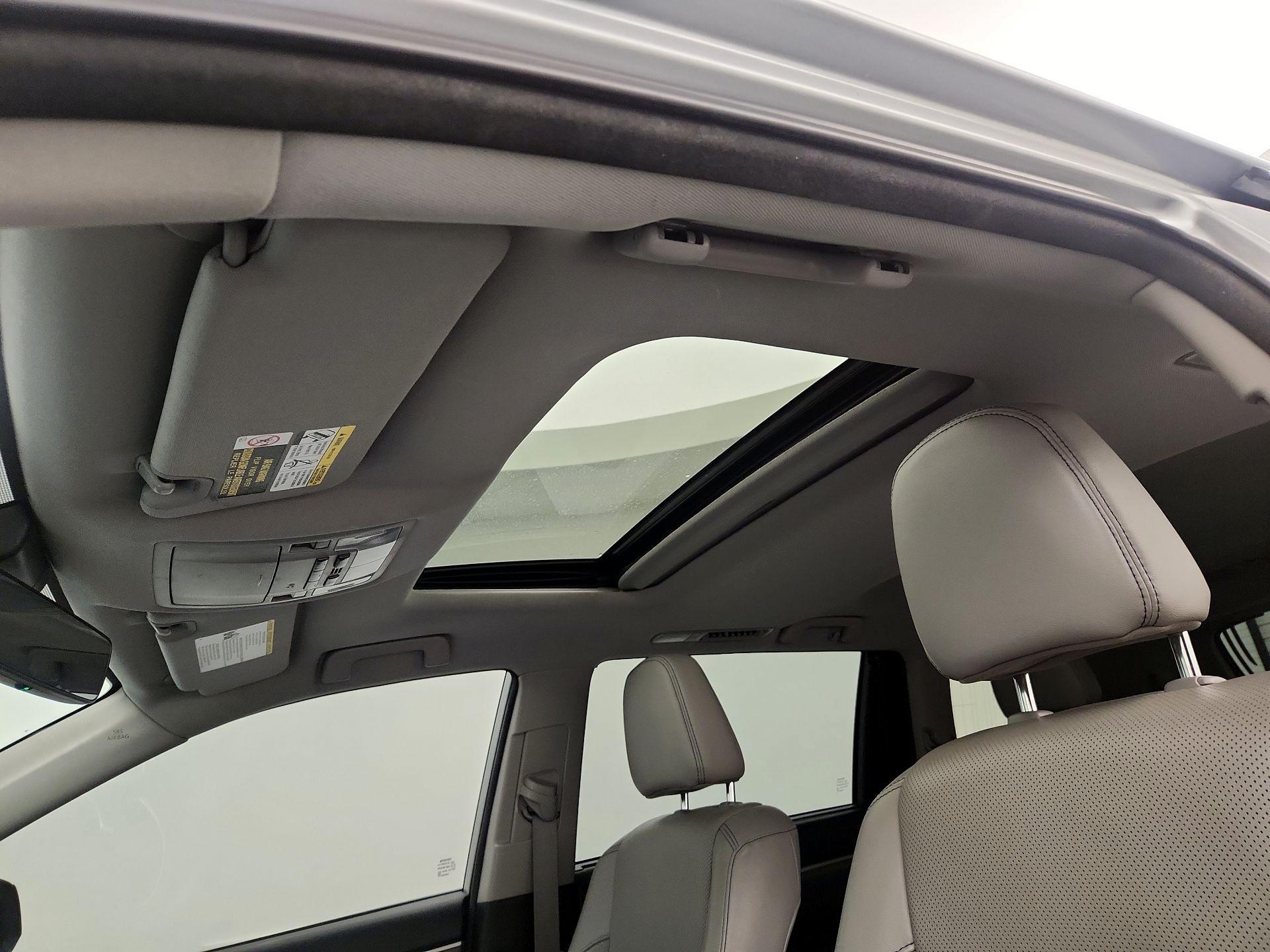 Thumbnail: 2018 Toyota Highlander - 20