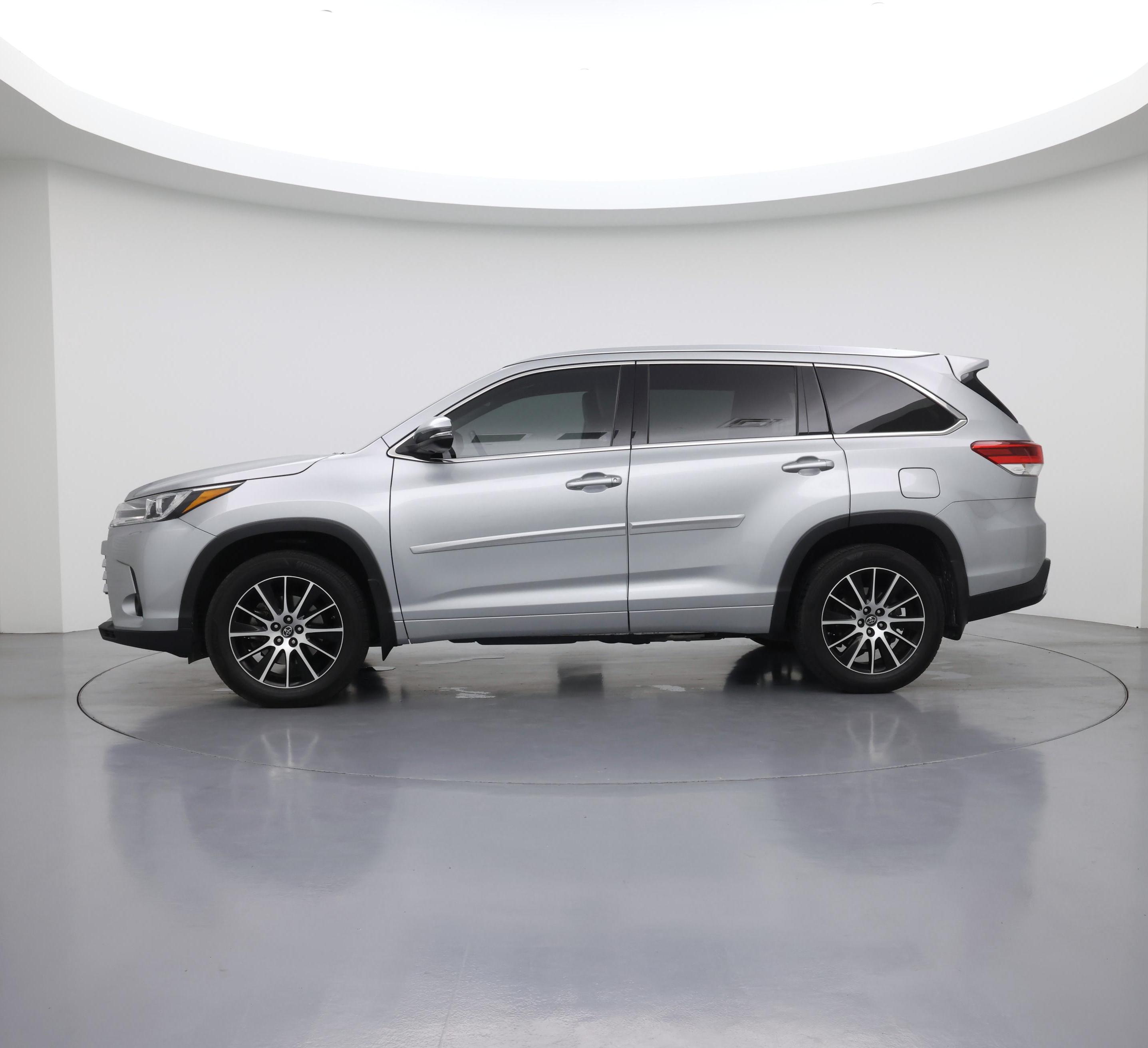 Thumbnail: 2018 Toyota Highlander - 3