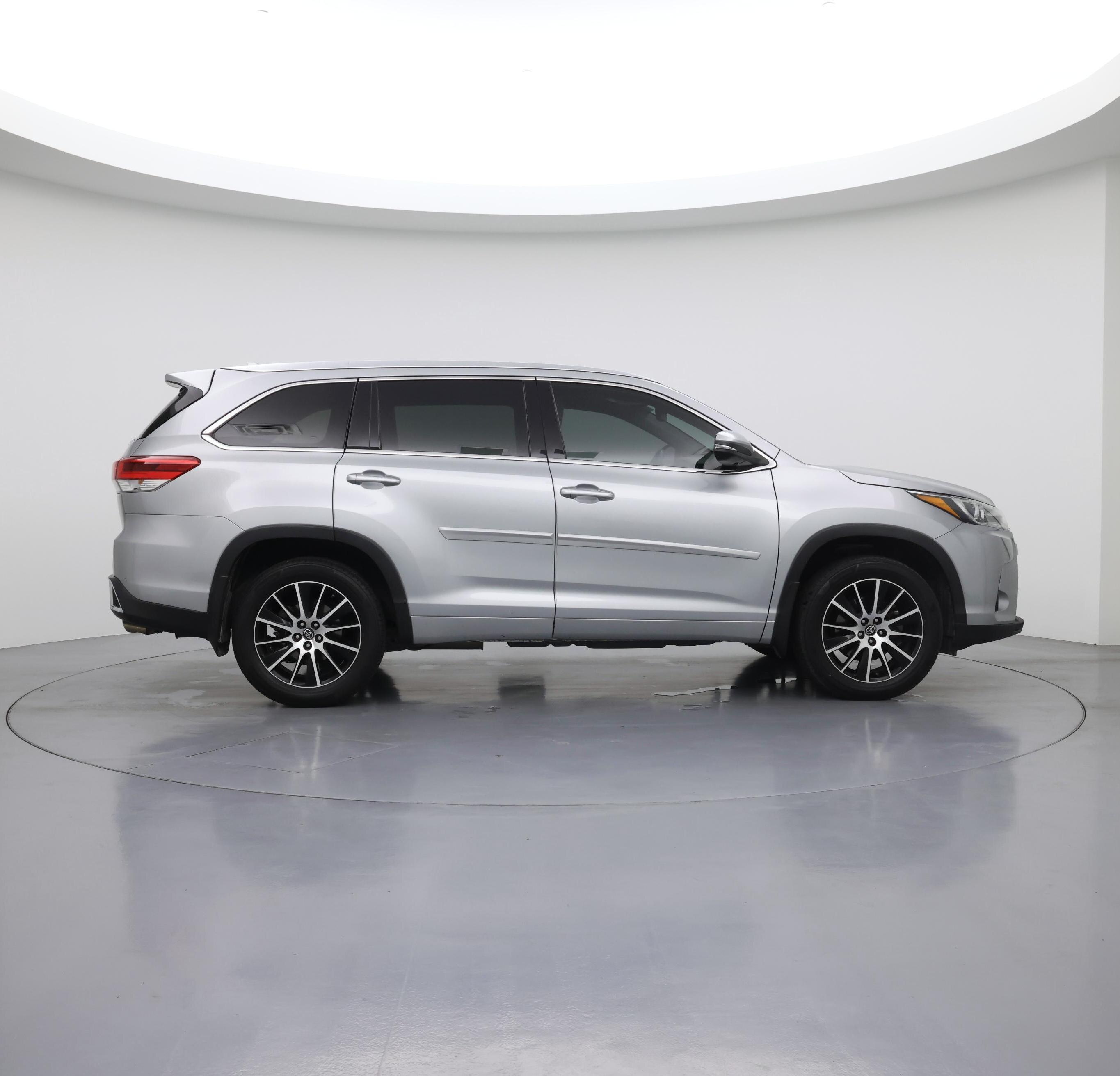 Thumbnail: 2018 Toyota Highlander - 7