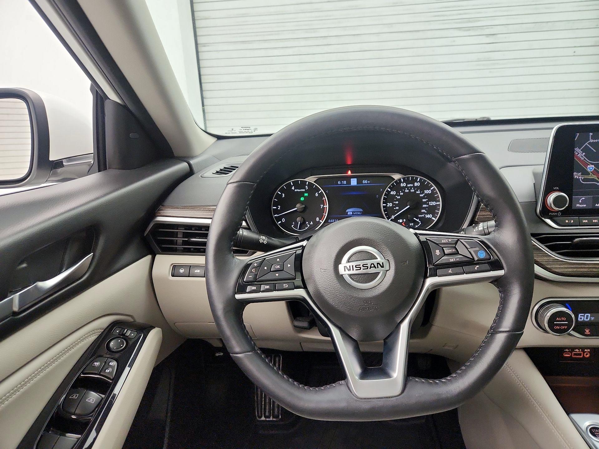 Thumbnail: 2020 Nissan Altima - 10